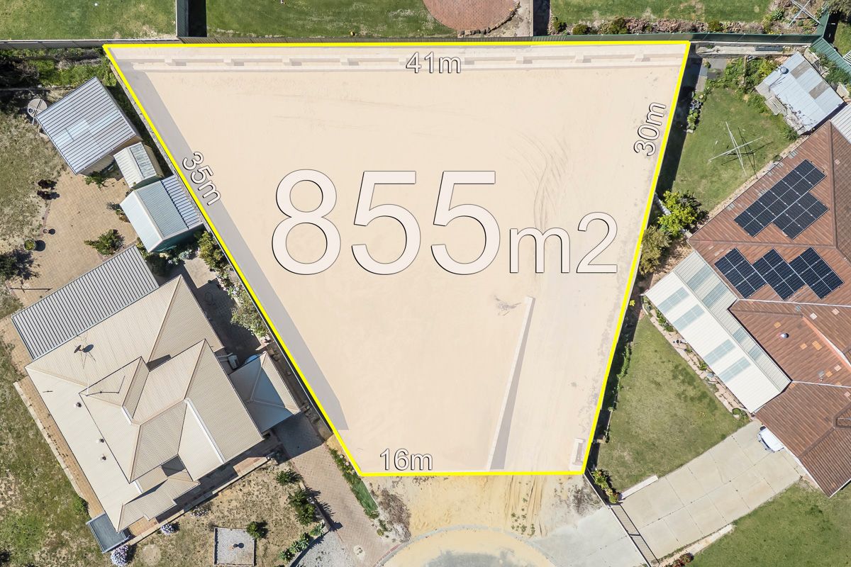 11 Tenggara Avenue — photo 4 of 11