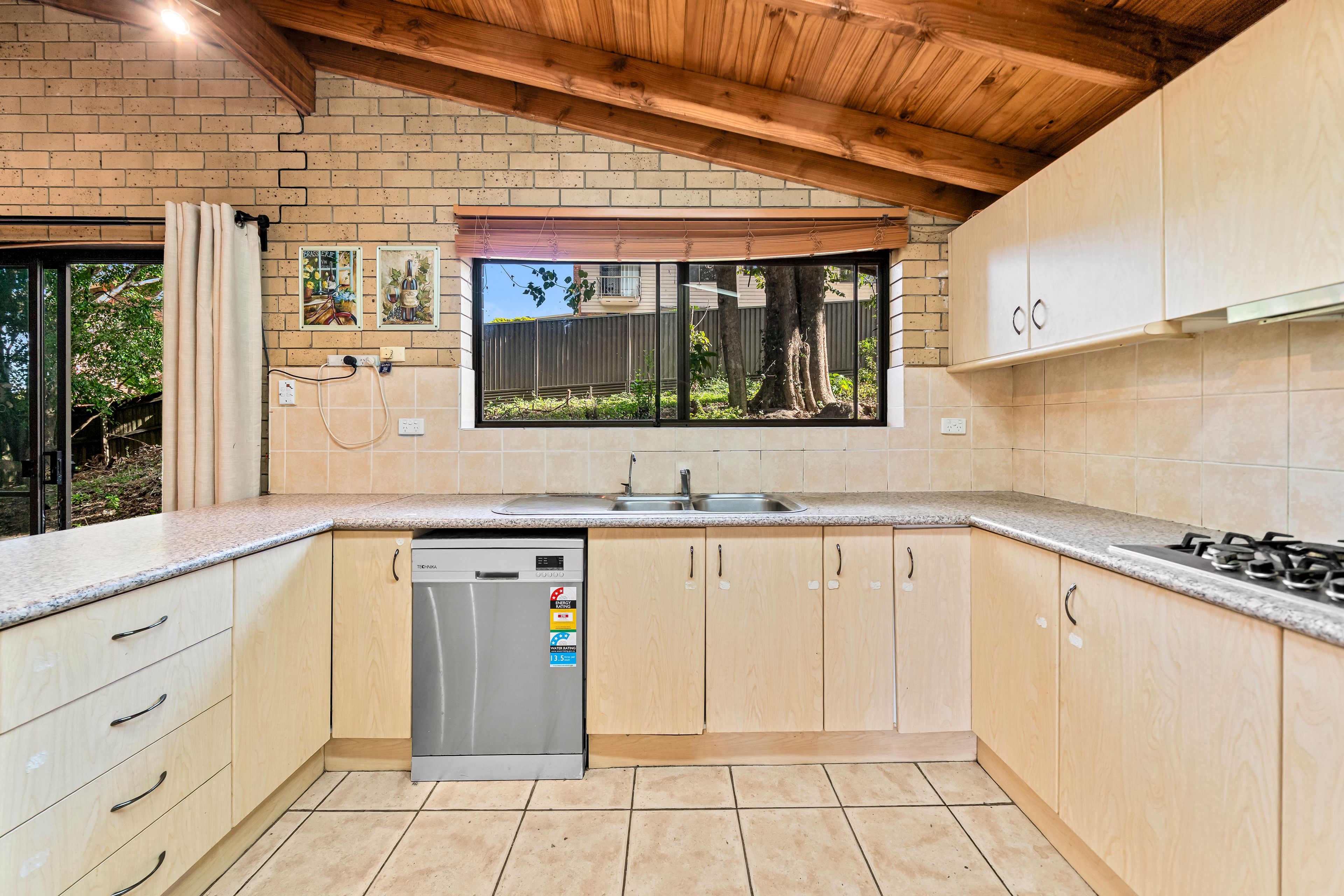 24 Firelight Street — photo 8 of 30