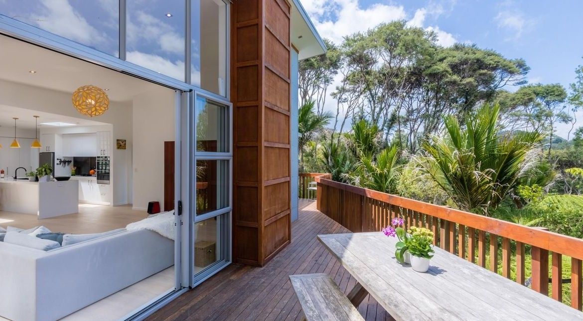 39 Warner Park Avenue, Laingholm, Waitakere City