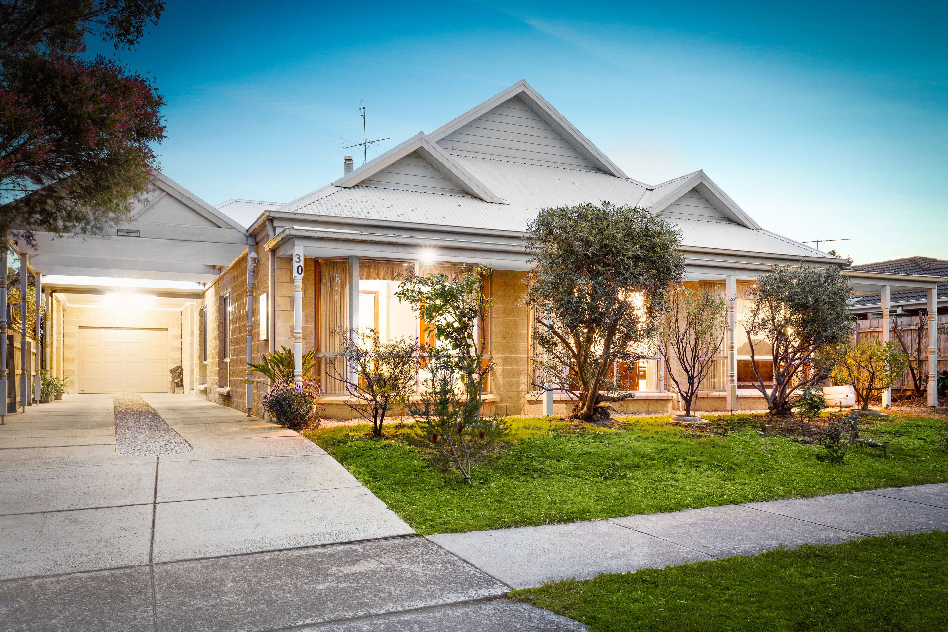 30 Thomas Place, Pakenham, VIC 3810