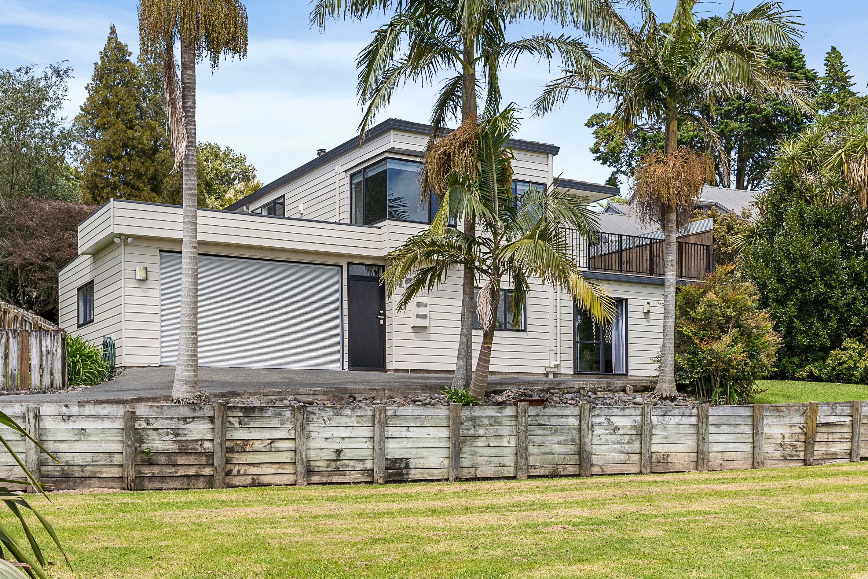 15 Taupiko Place, Green Bay, Waitakere City