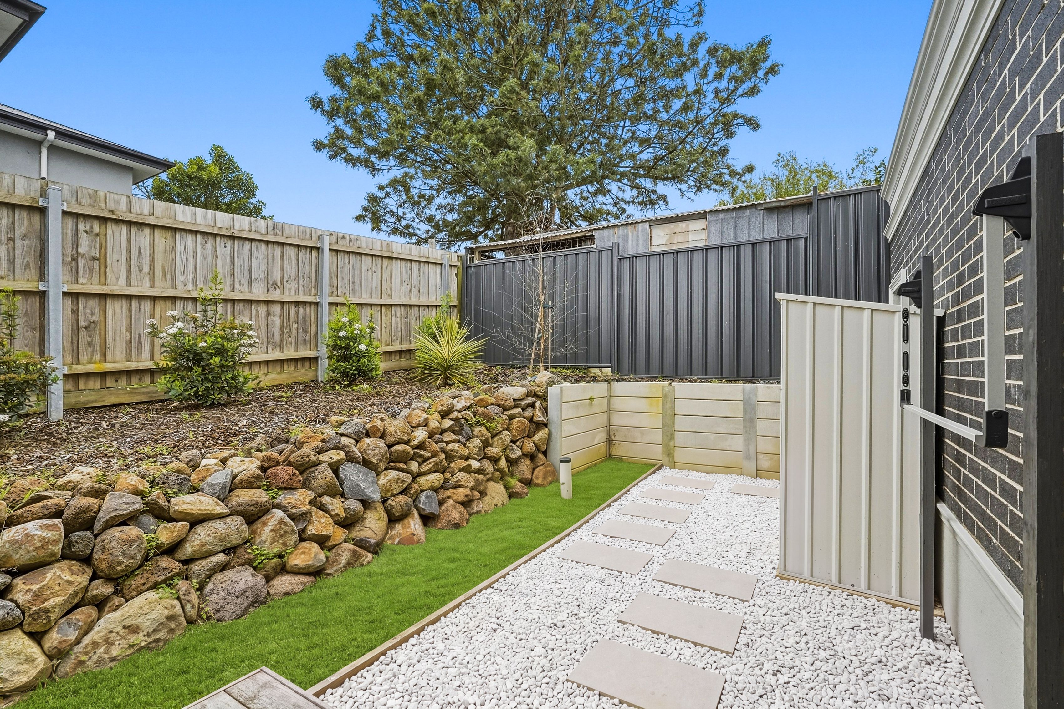 23 Boronia Grove — photo 10 of 10