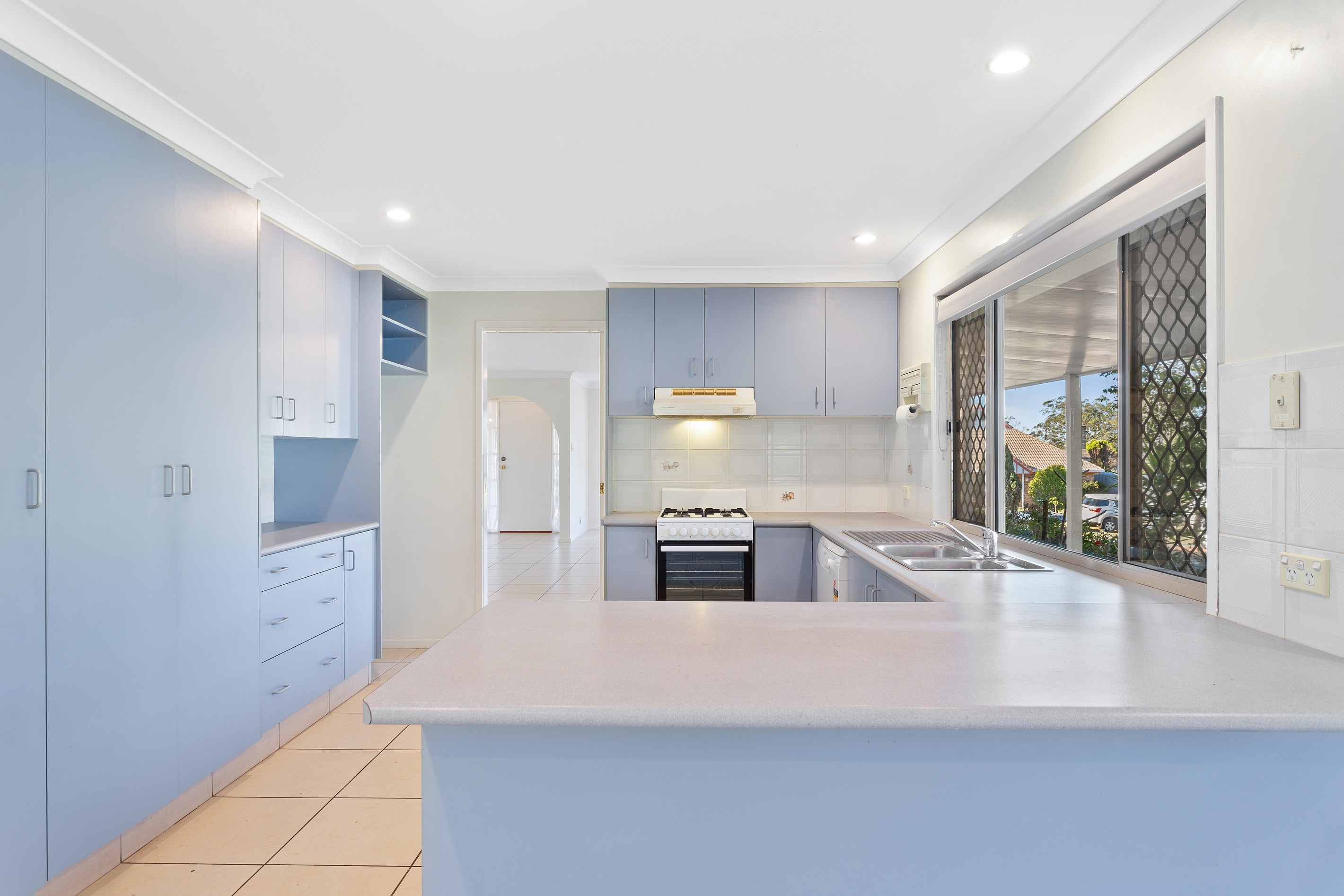 24 Harvey Street, Mount Lofty, QLD 4350