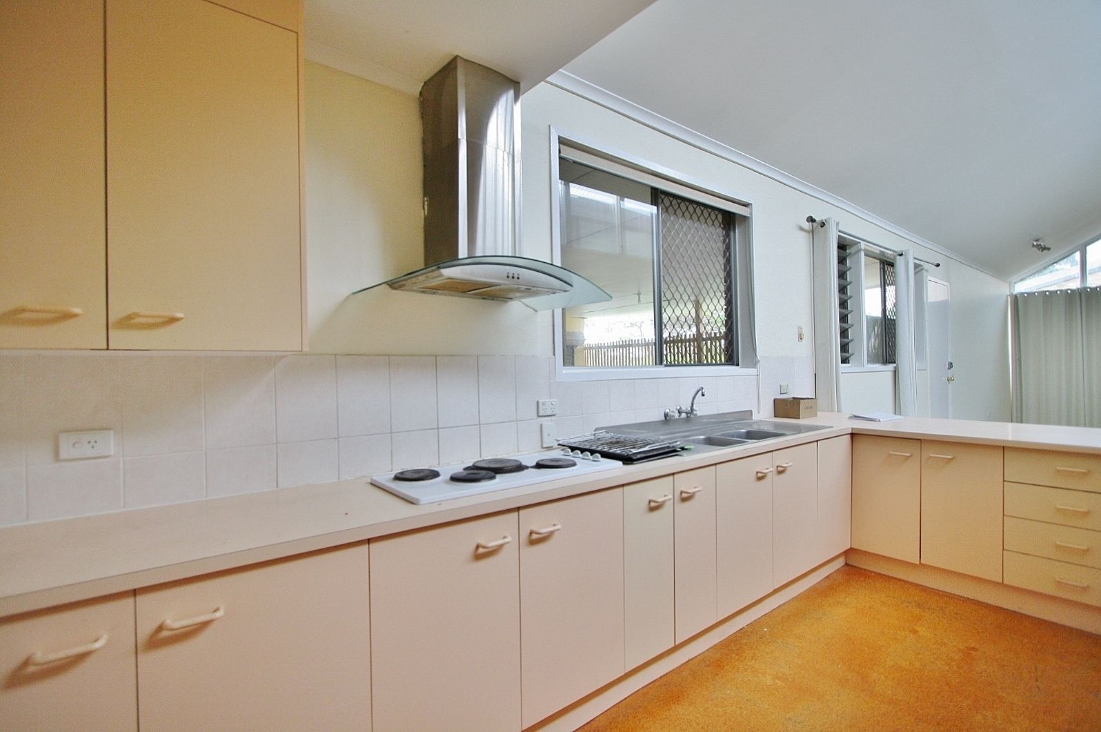 54 Thomas Street, Camp Hill, QLD 4152