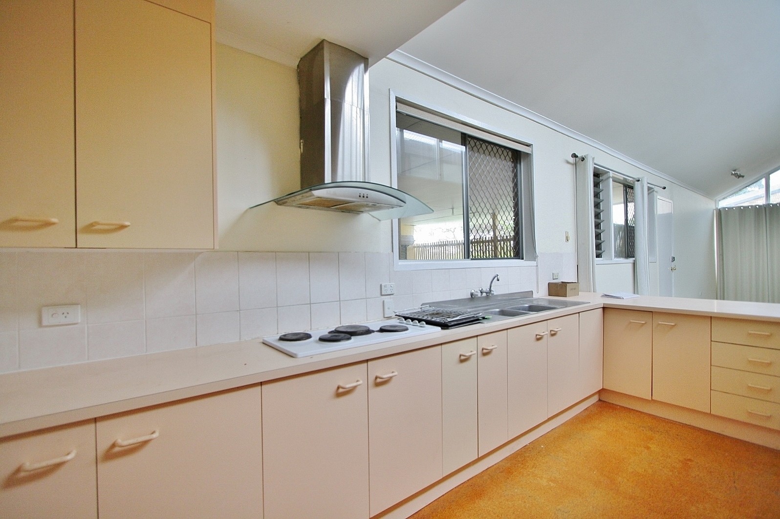 54 Thomas Street, Camp Hill, QLD 4152