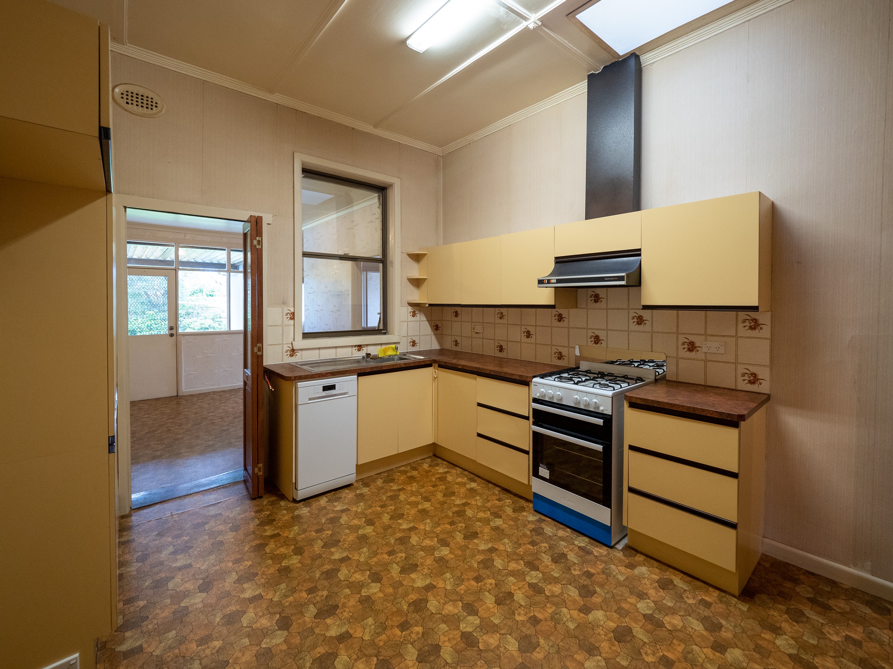 24 Euston Road, Hughesdale, VIC 3166