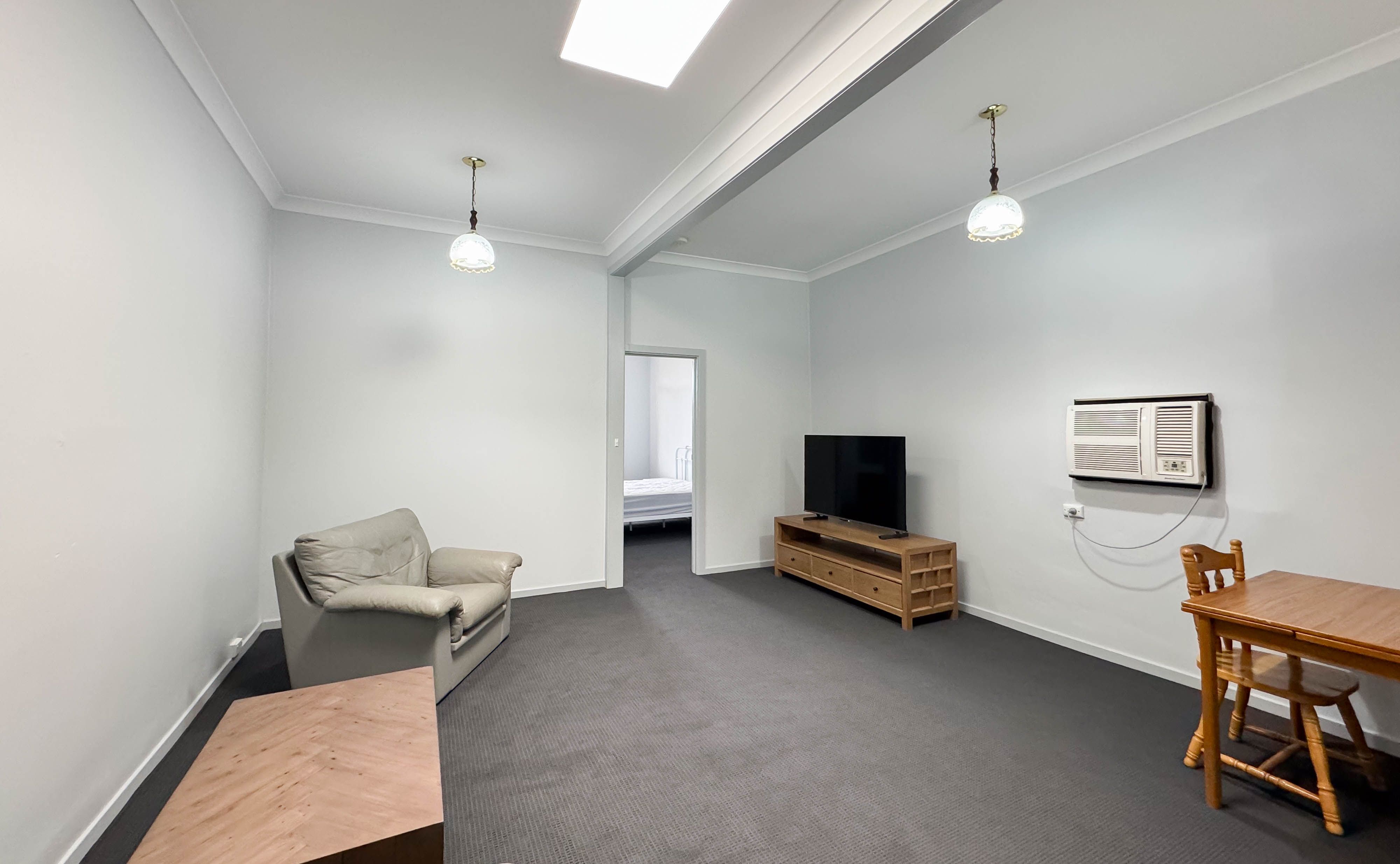 336 & 1/336 Clarinda Street — photo 10 of 13