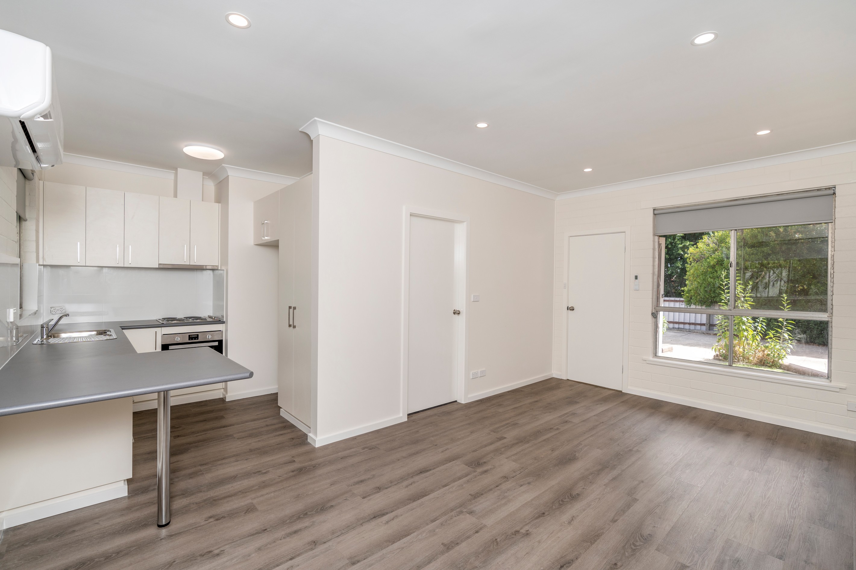 1/24 Halloran, Turvey Park, NSW 2650