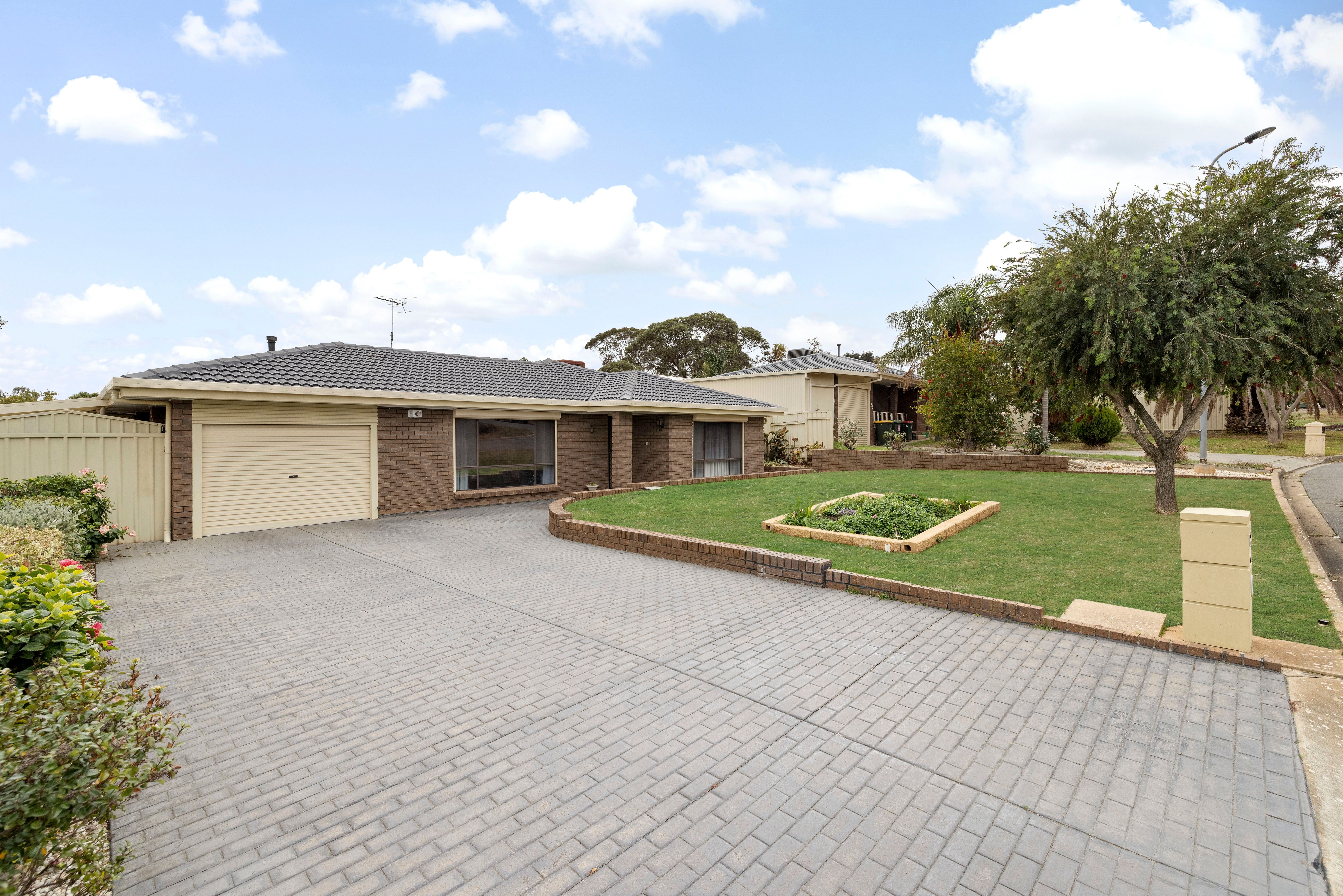 30 Gladman Close, Hillbank, SA 5112