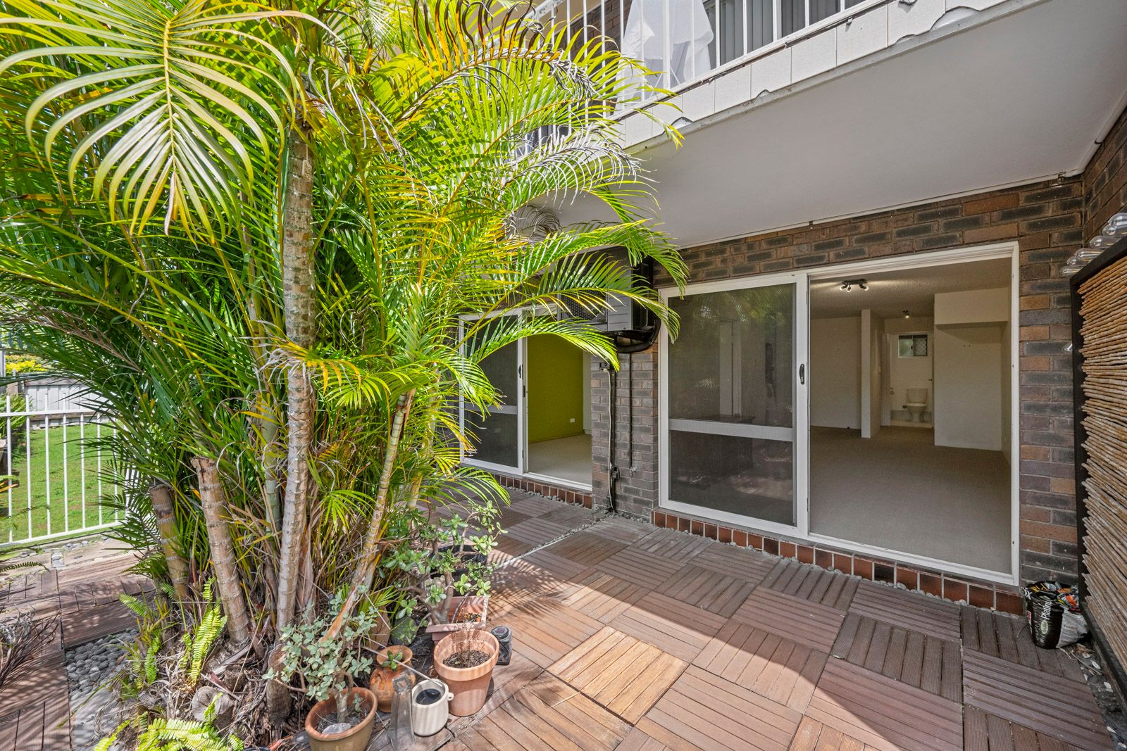 2/8 Moffatt Street — photo 4 of 11