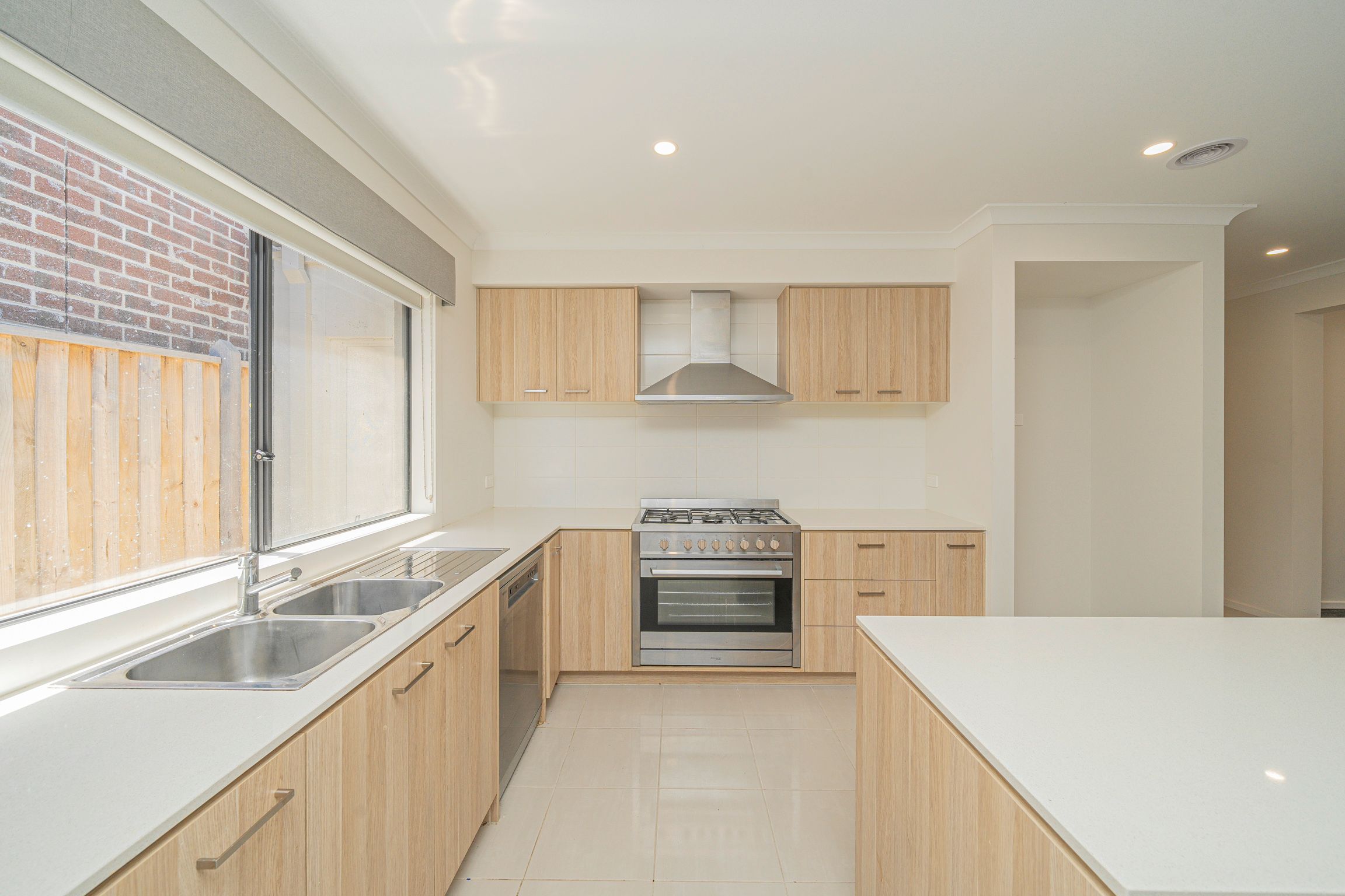 8 Floyd Circuit, Cranbourne, VIC 3977