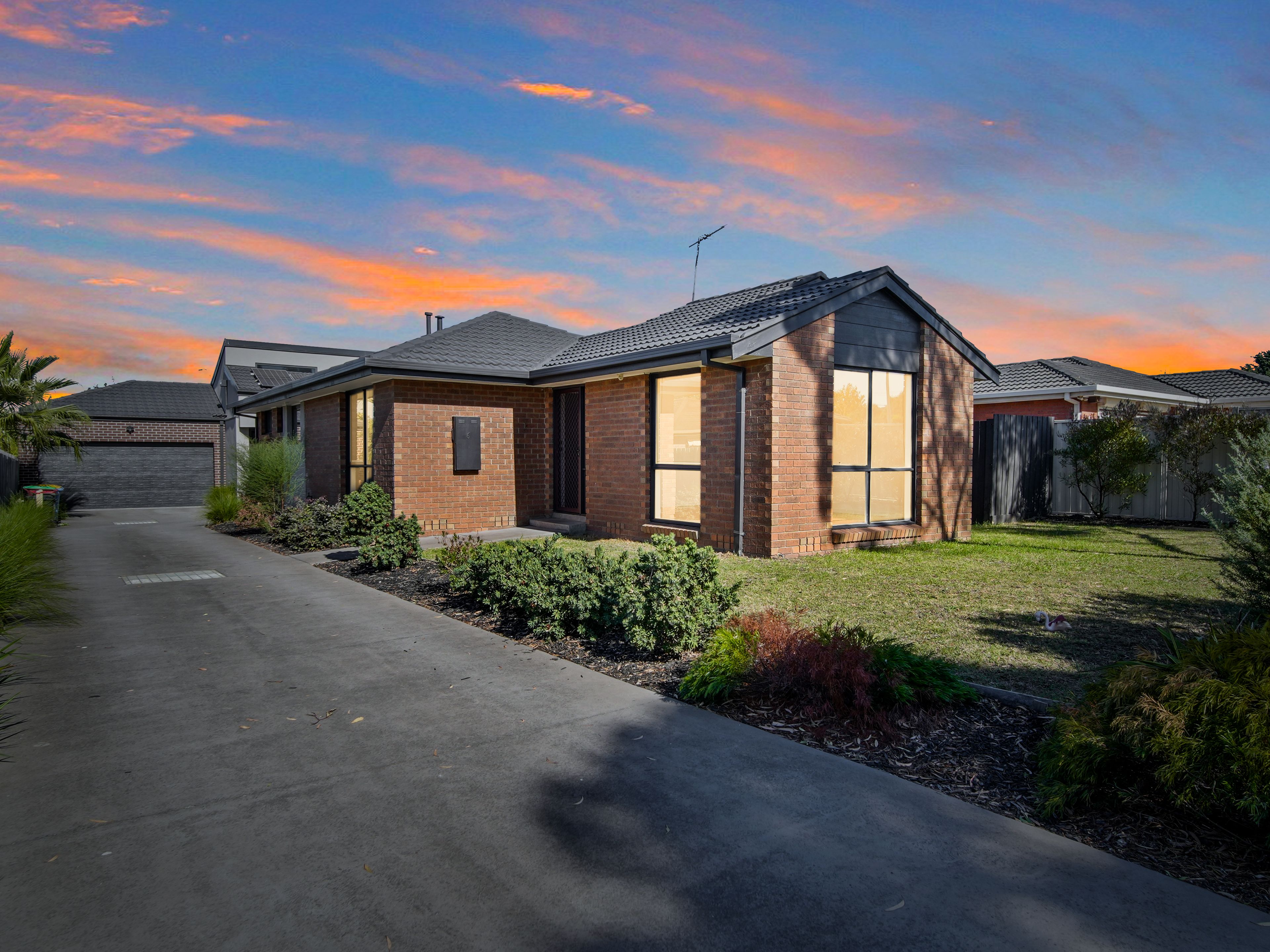 1/6 Justin Circuit, Hampton Park, VIC 3976 - Sold Unit - Ray White ...