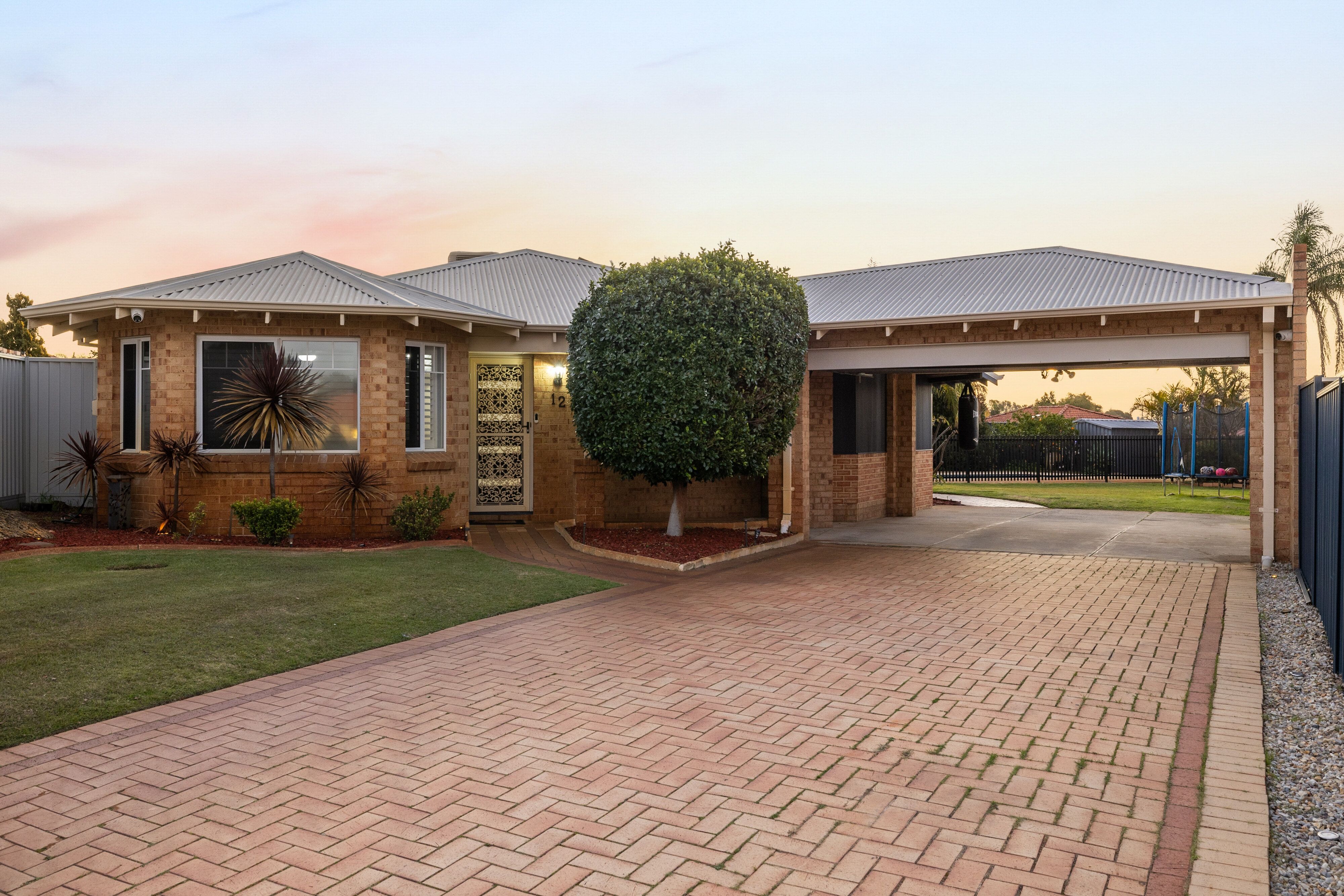 12 Rawlinna Heights, Ballajura, WA 6066