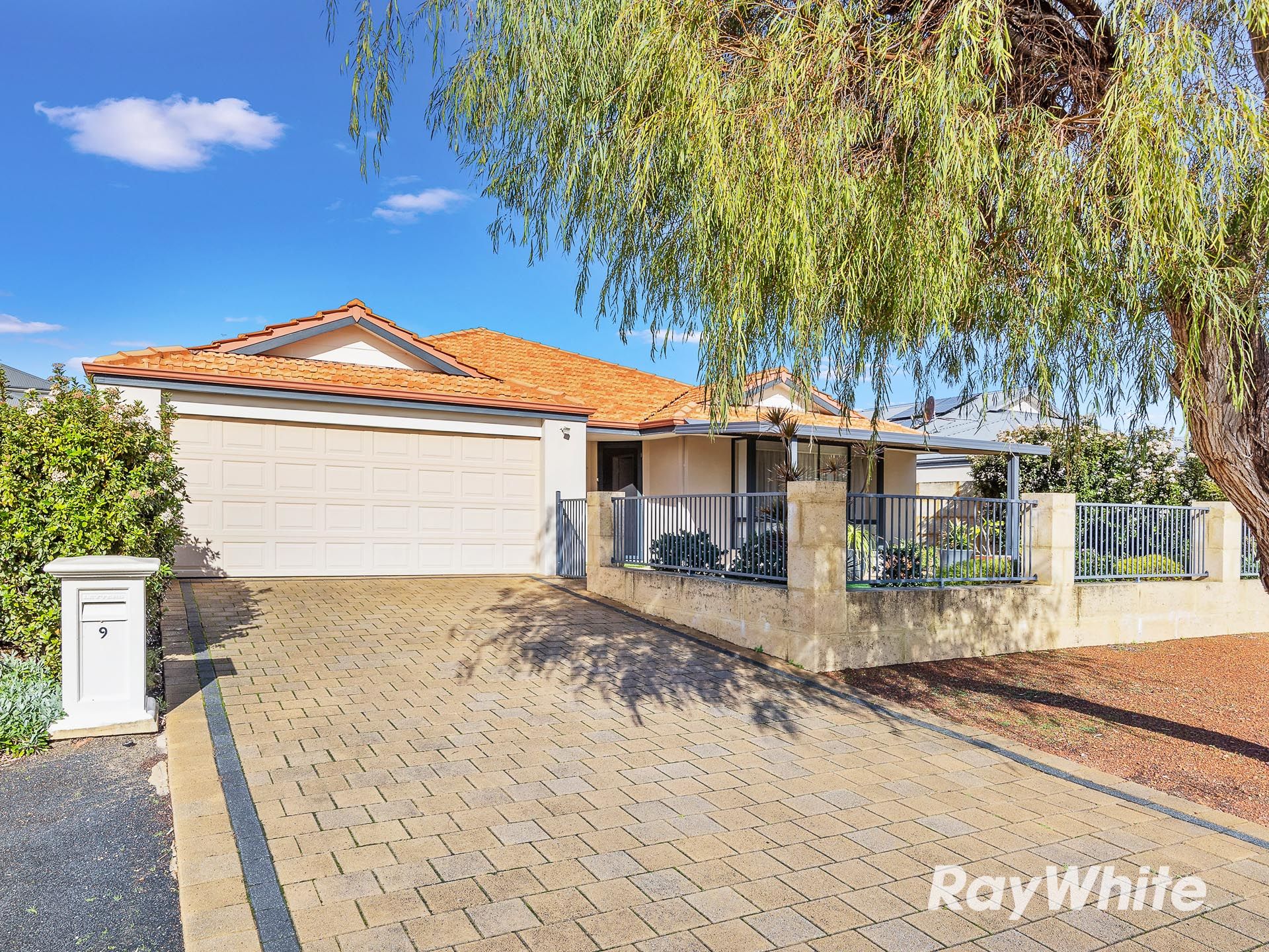 9 Conch Way, Wannanup WA 6210