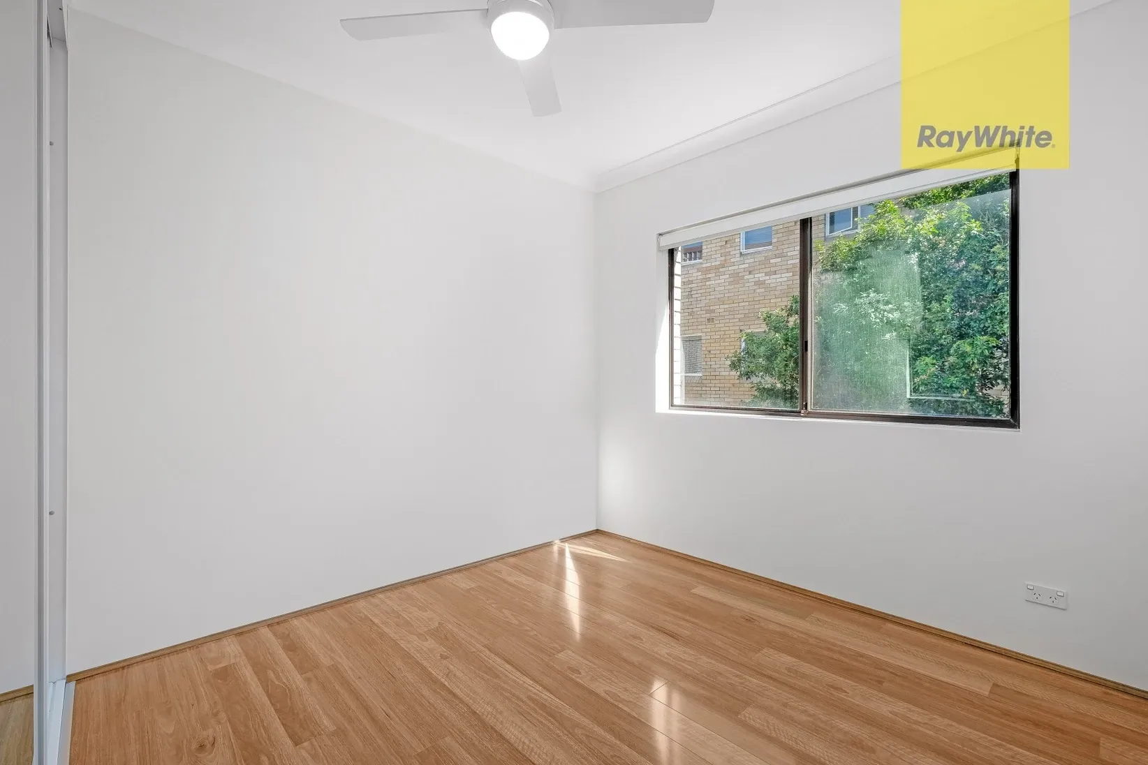 7/2 Bellevue Street — photo 4 of 8