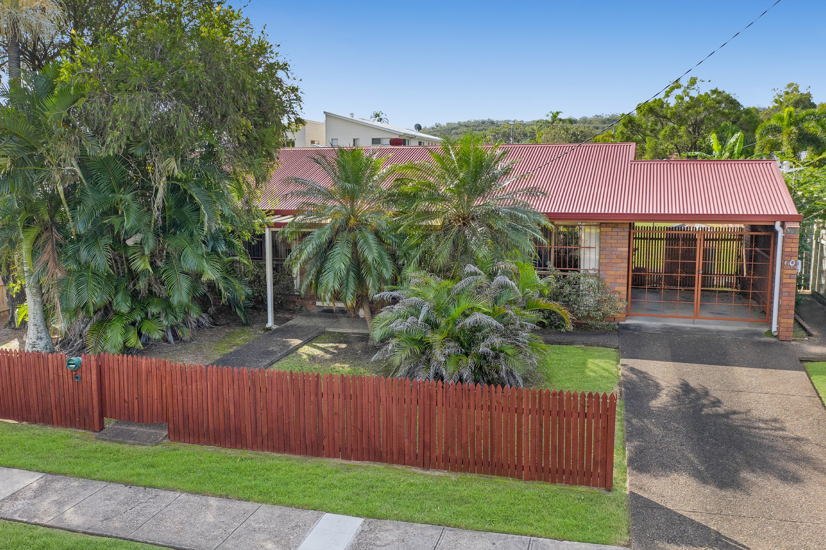 60 Chatswood Road, Springwood, QLD 4127