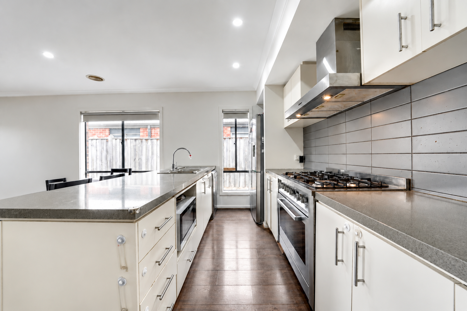 8 Dunlop Way — photo 7 of 21
