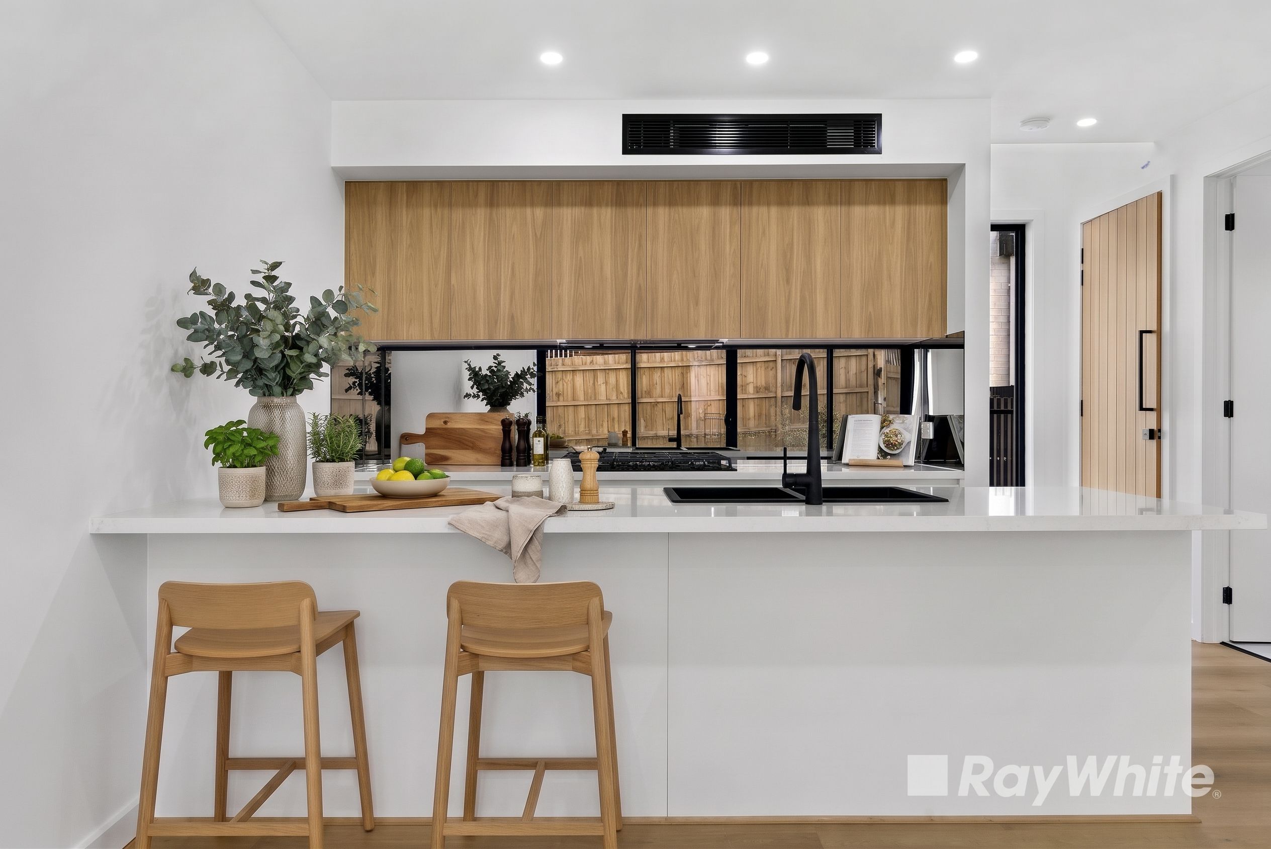 2/30 Rathgar Road — photo 3 of 14