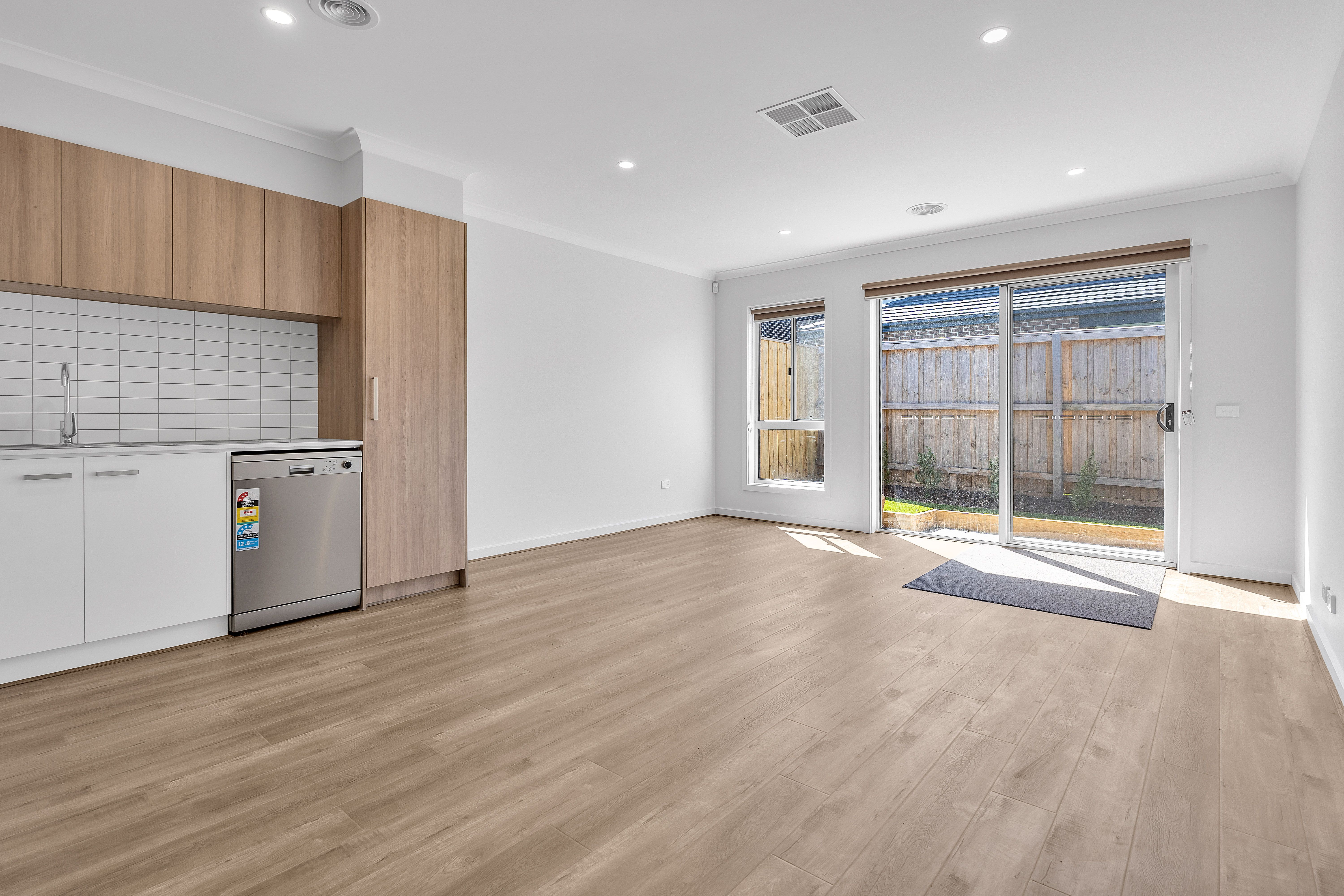4 Brushton Street, MANOR LAKES, VIC 3024