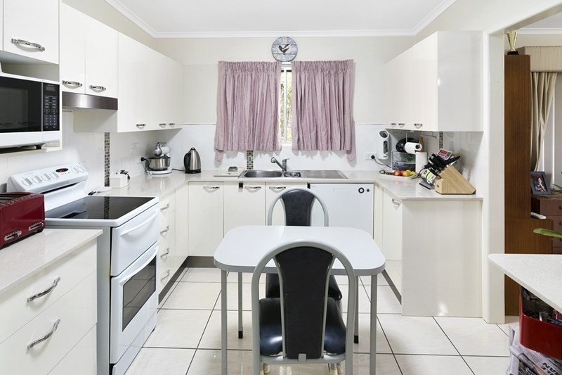 28 Samford Road, Leichhardt, QLD 4305