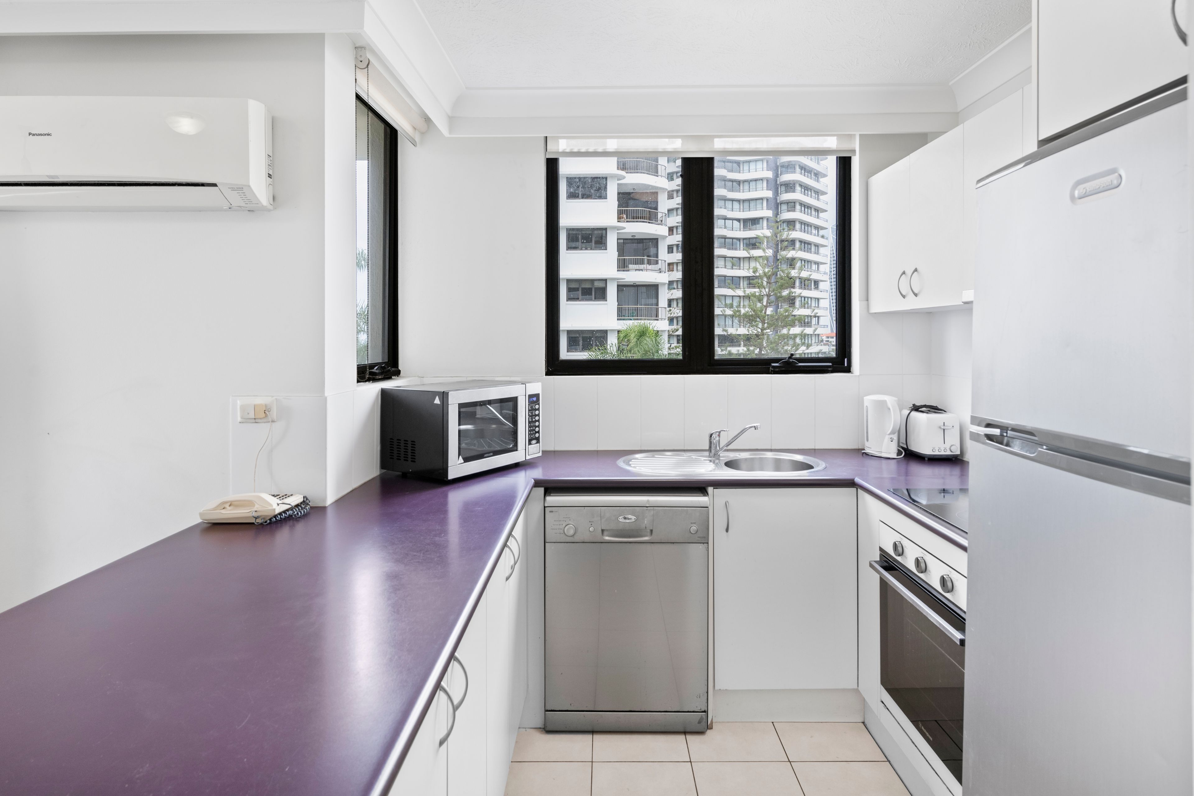 23/2943 Surfers Paradise Boulevard — photo 10 of 27