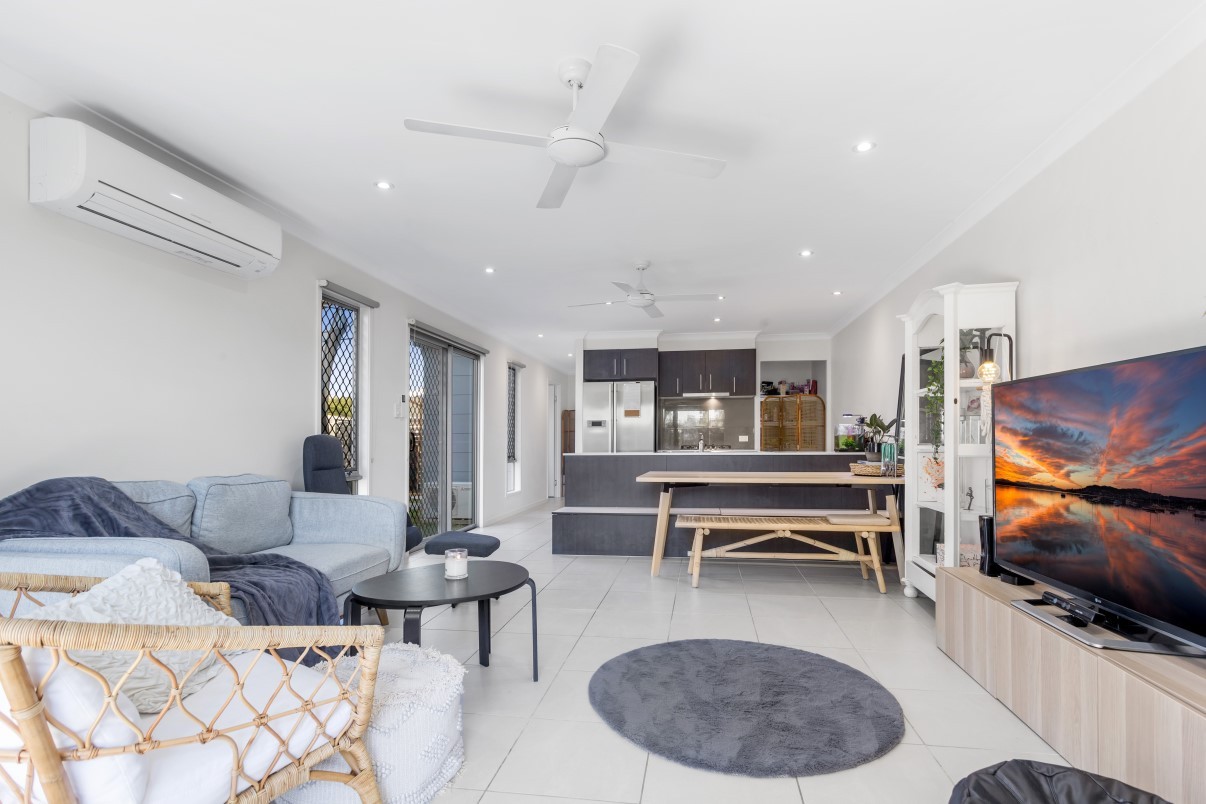 5 Blue Mountains Crescent, Fitzgibbon, QLD 4018