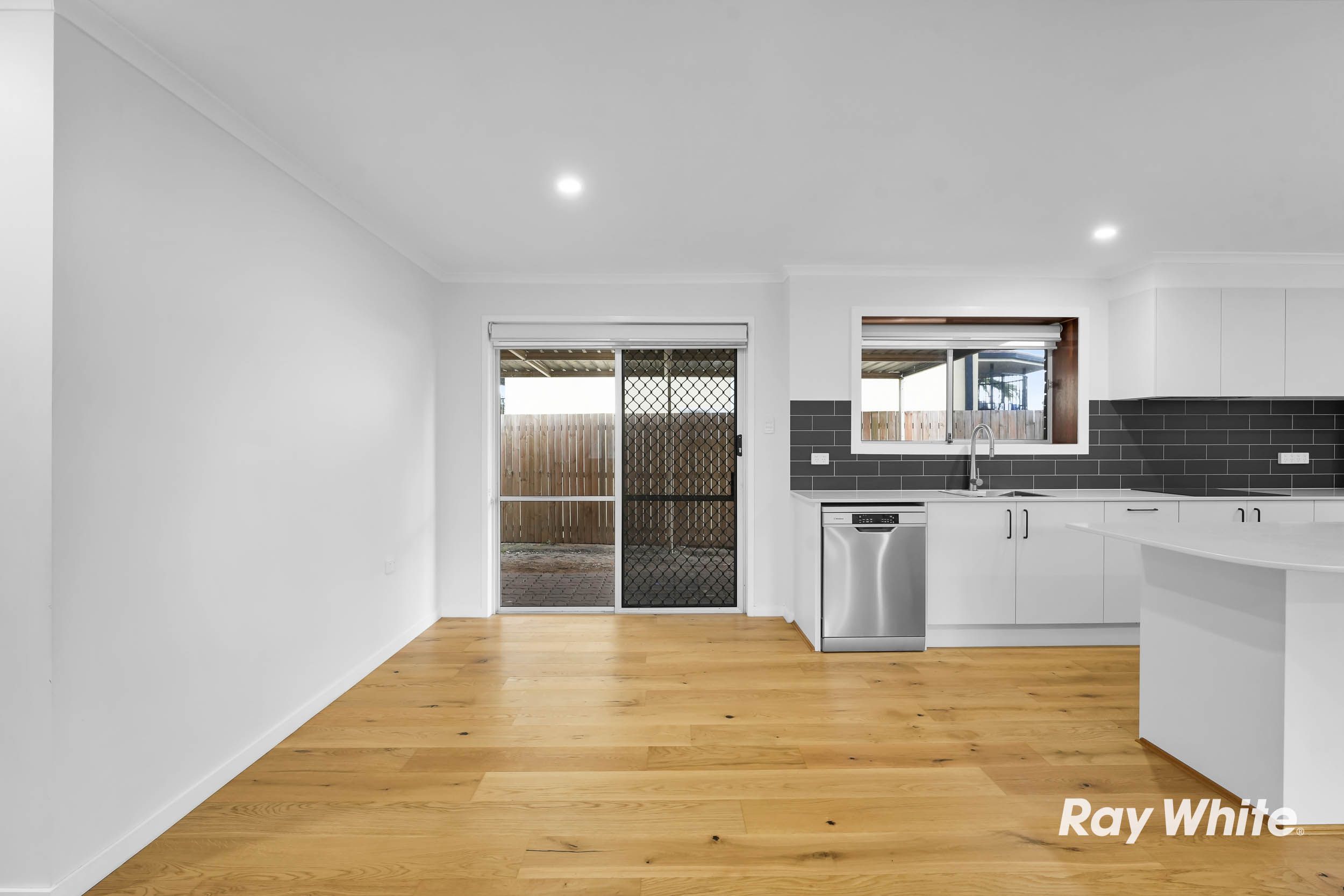 31 Satinwood Street — photo 5 of 29