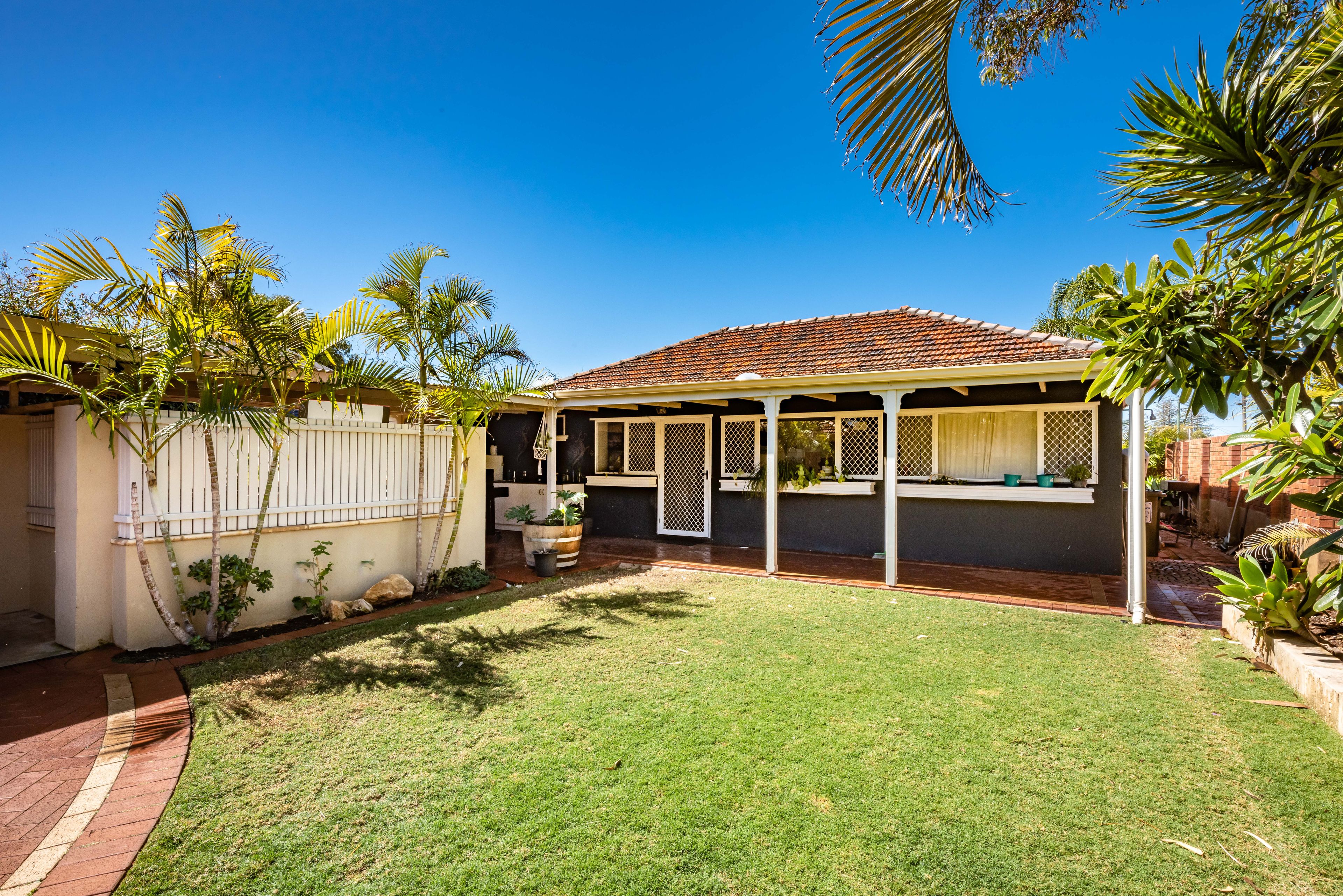78 Francis Street, Beachlands, WA 6530