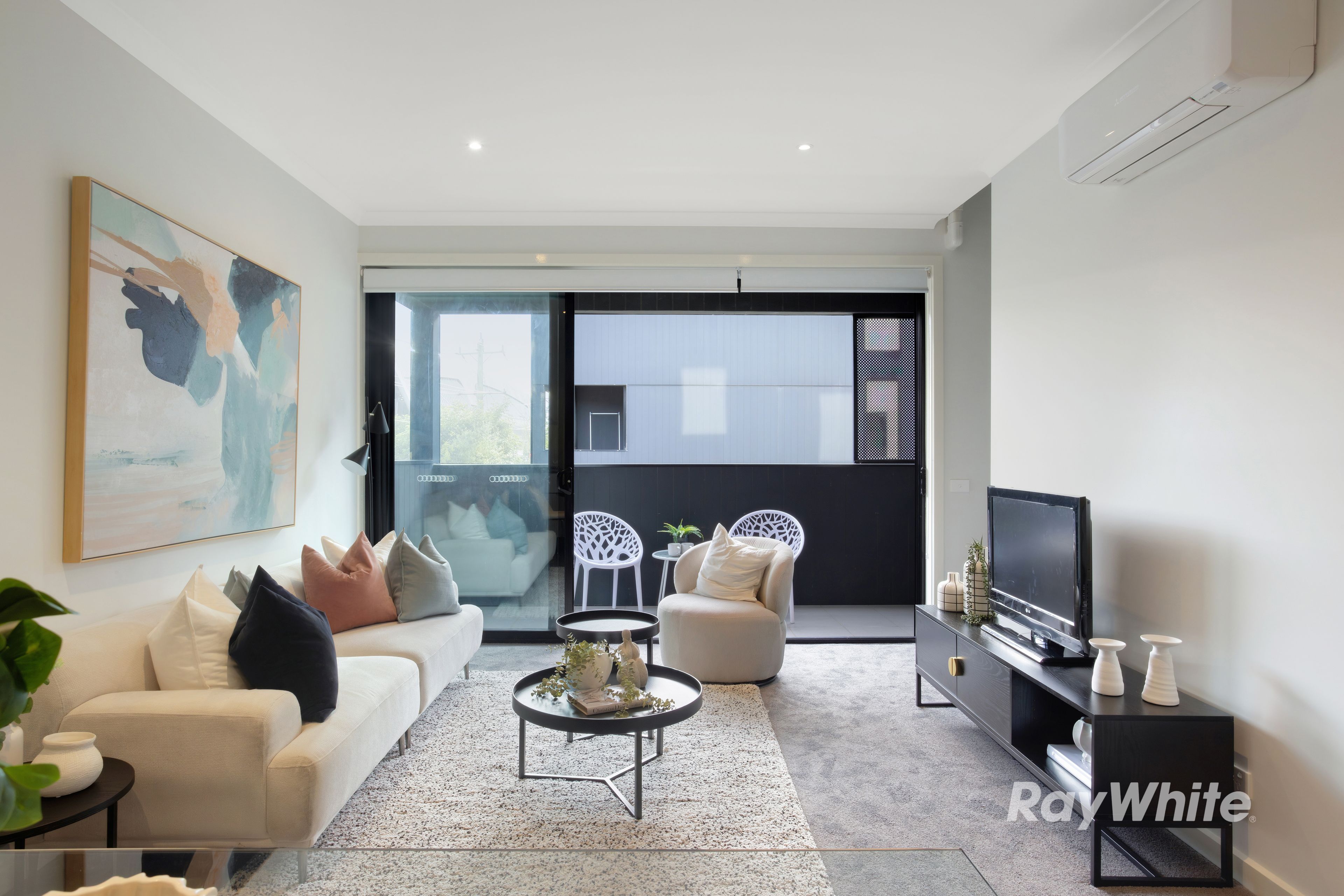 33/163 Carinish Road, Clayton, VIC 3168