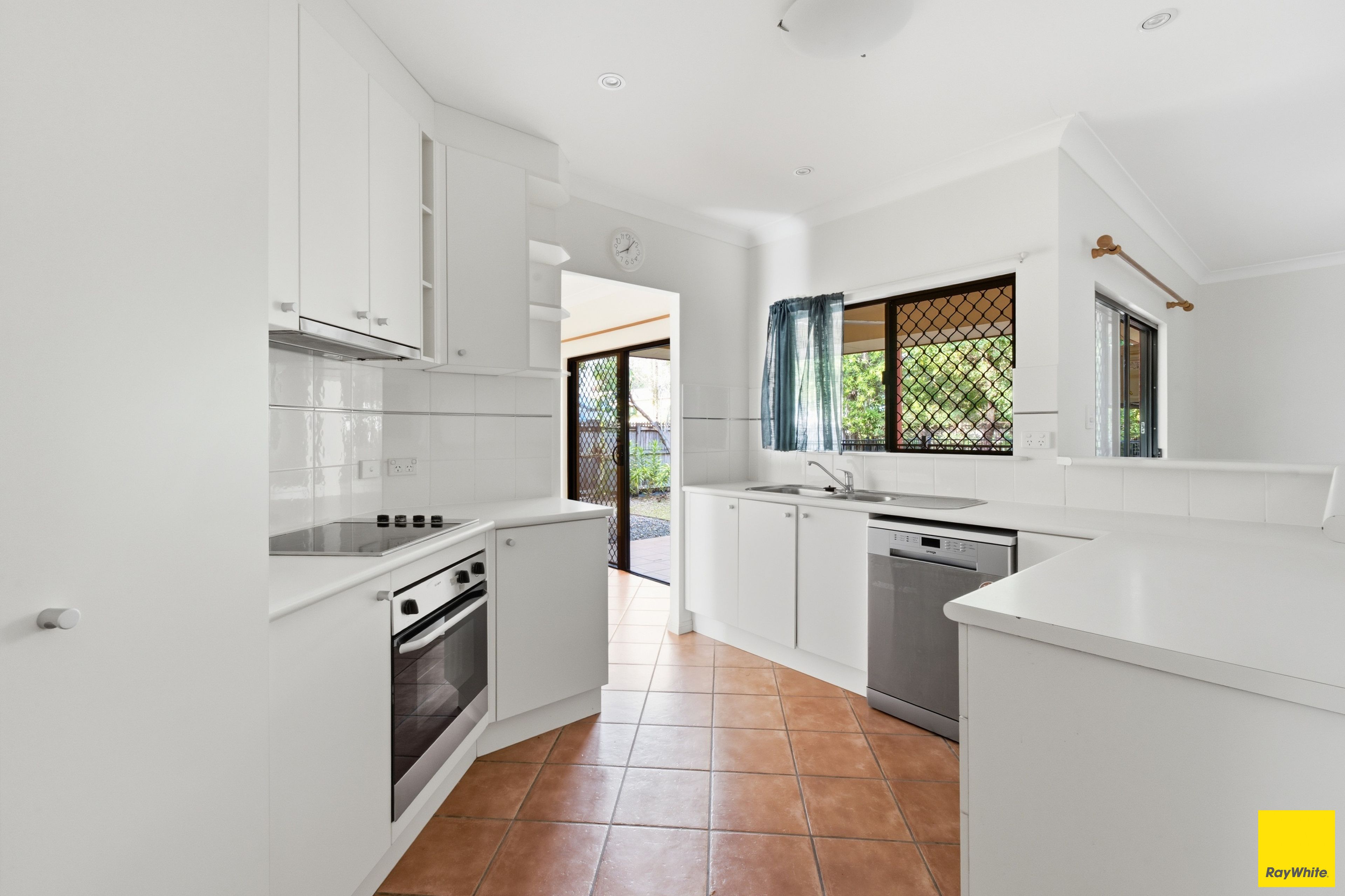 1 Kurrimine Close — photo 6 of 21