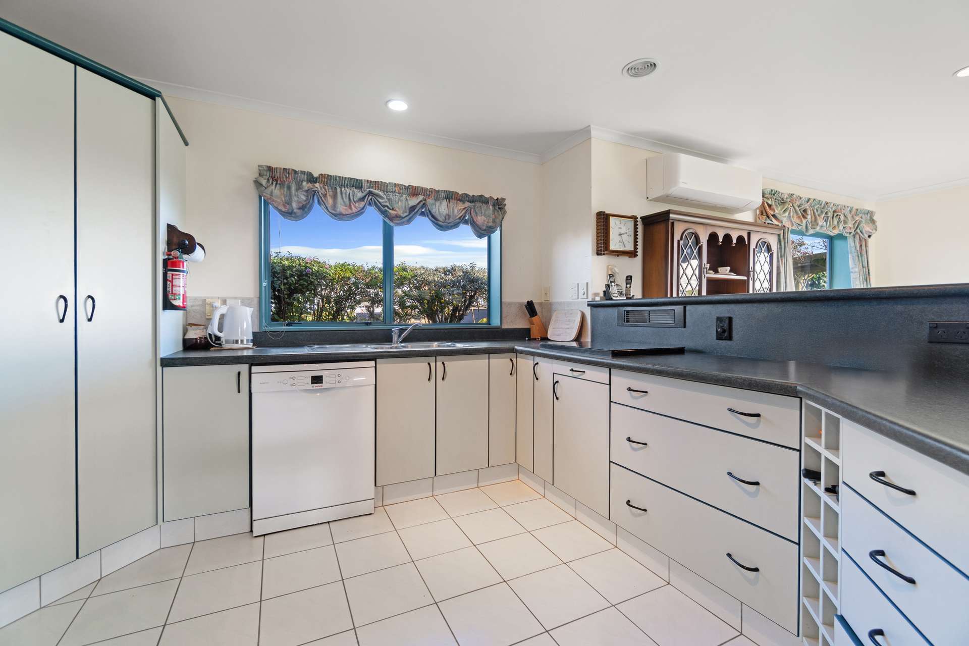 182 Dalton Avenue photo 4