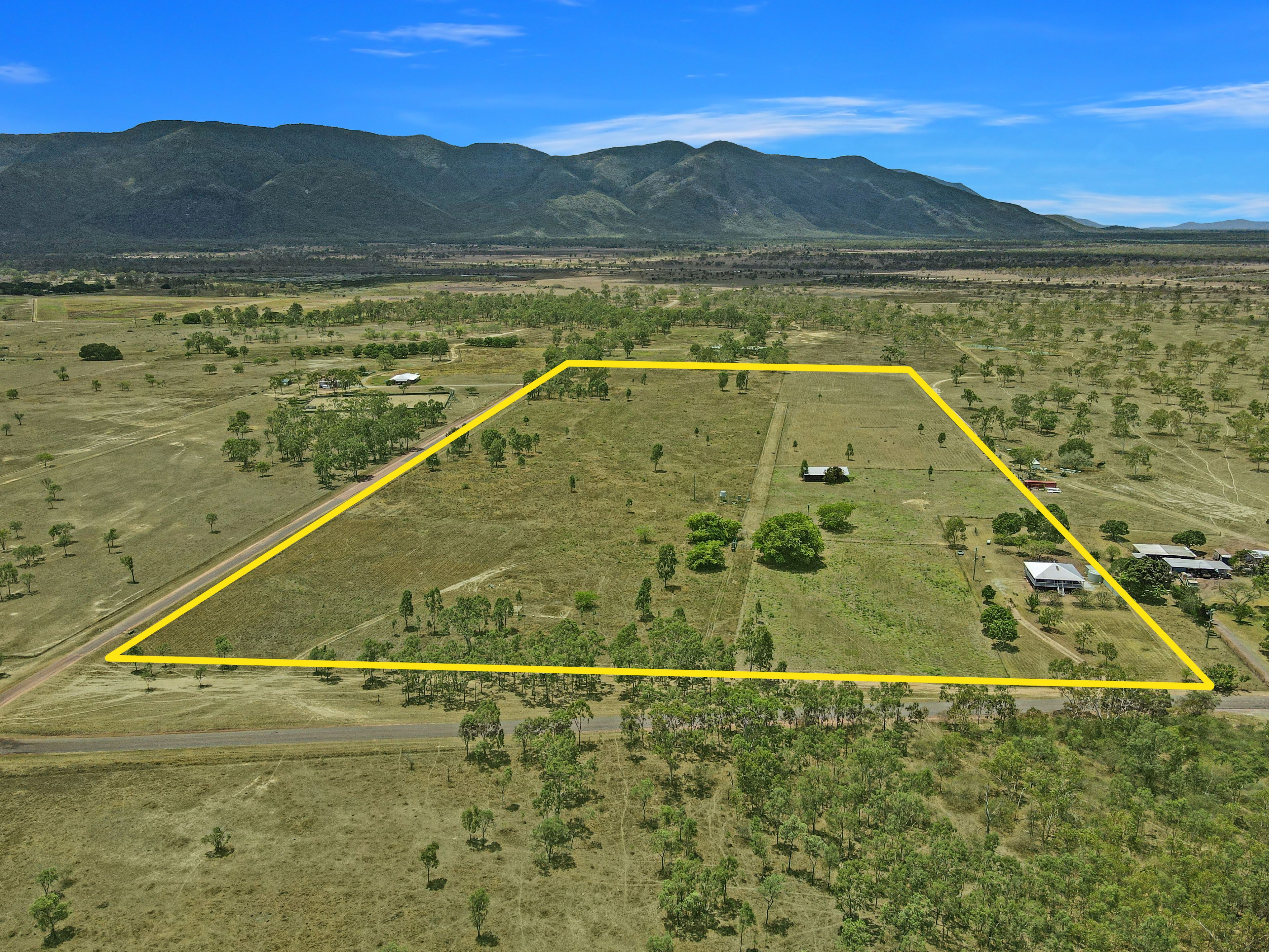 208 Buck Road, Barringha, QLD 4816
