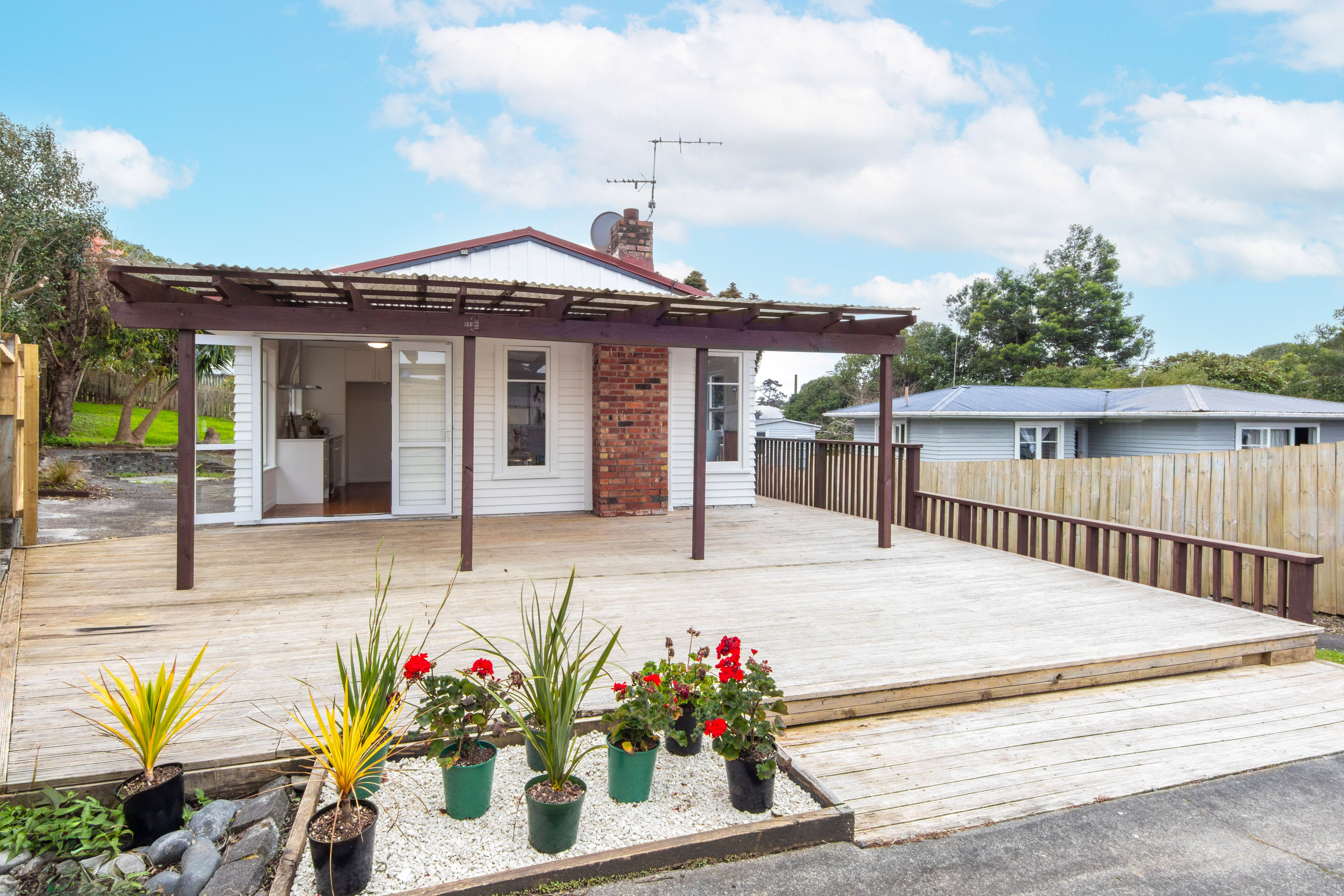 114 Edmonton Road, Henderson, Waitakere City