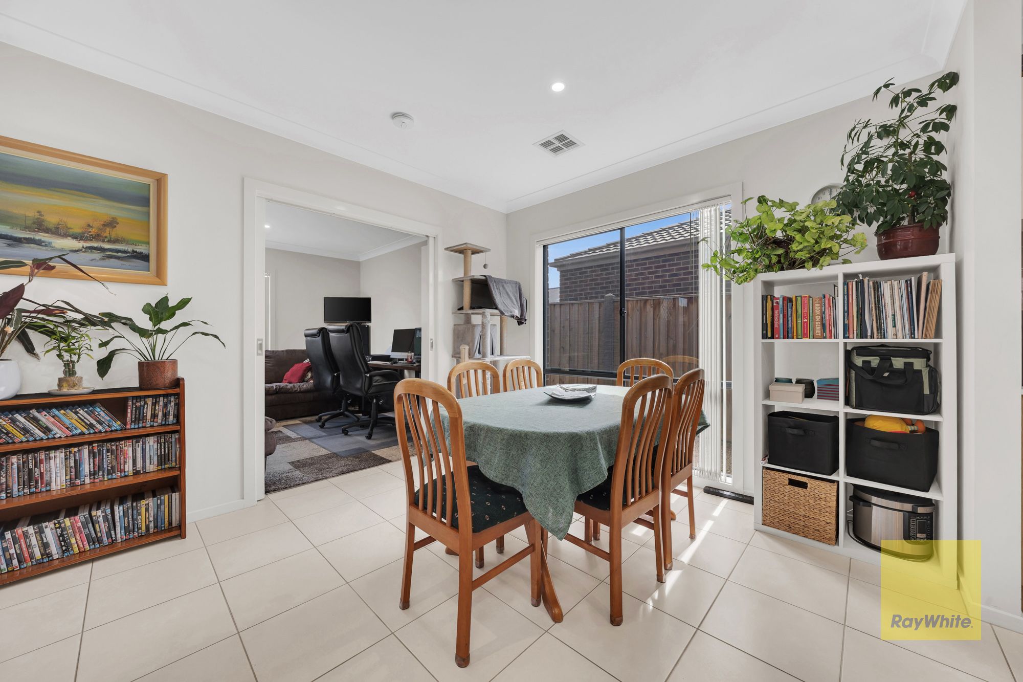 24 Fairwater Drive — photo 7 of 23