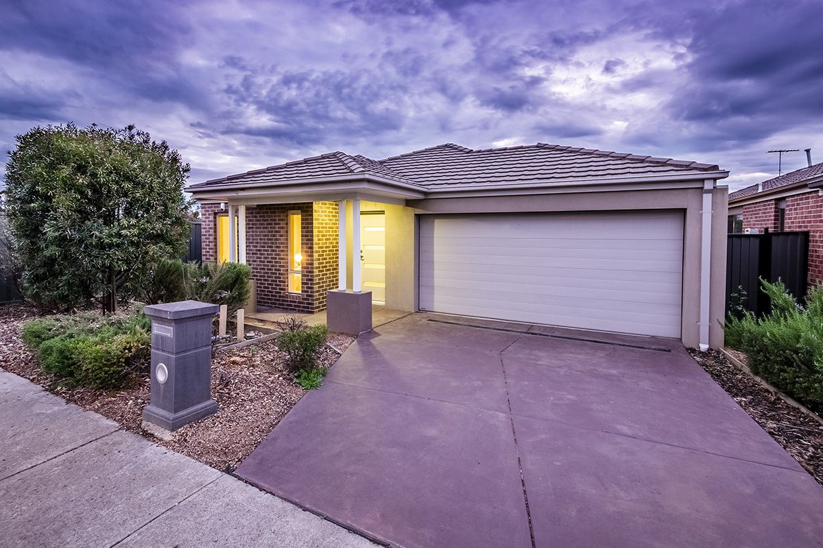 21 Barossa Drive, Clyde North, VIC 3978