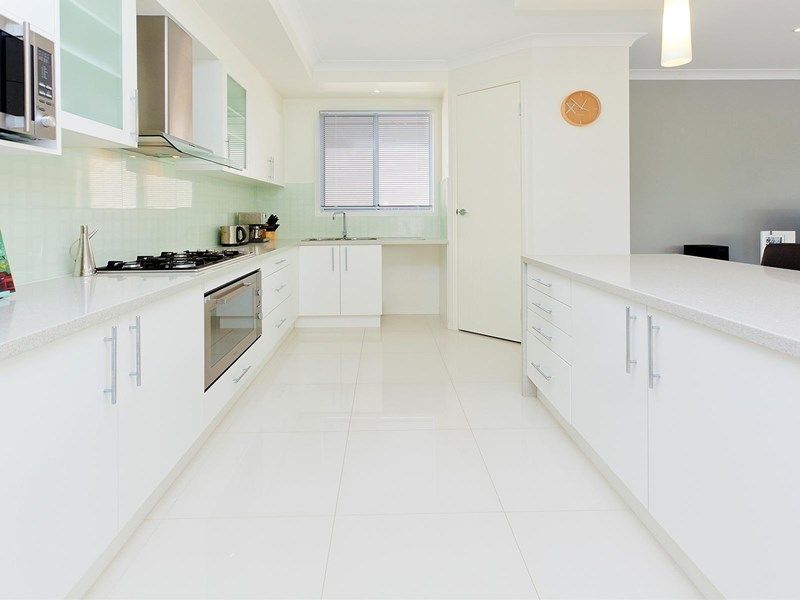 10 Cruiser Close, Springfield Lakes, QLD 4300