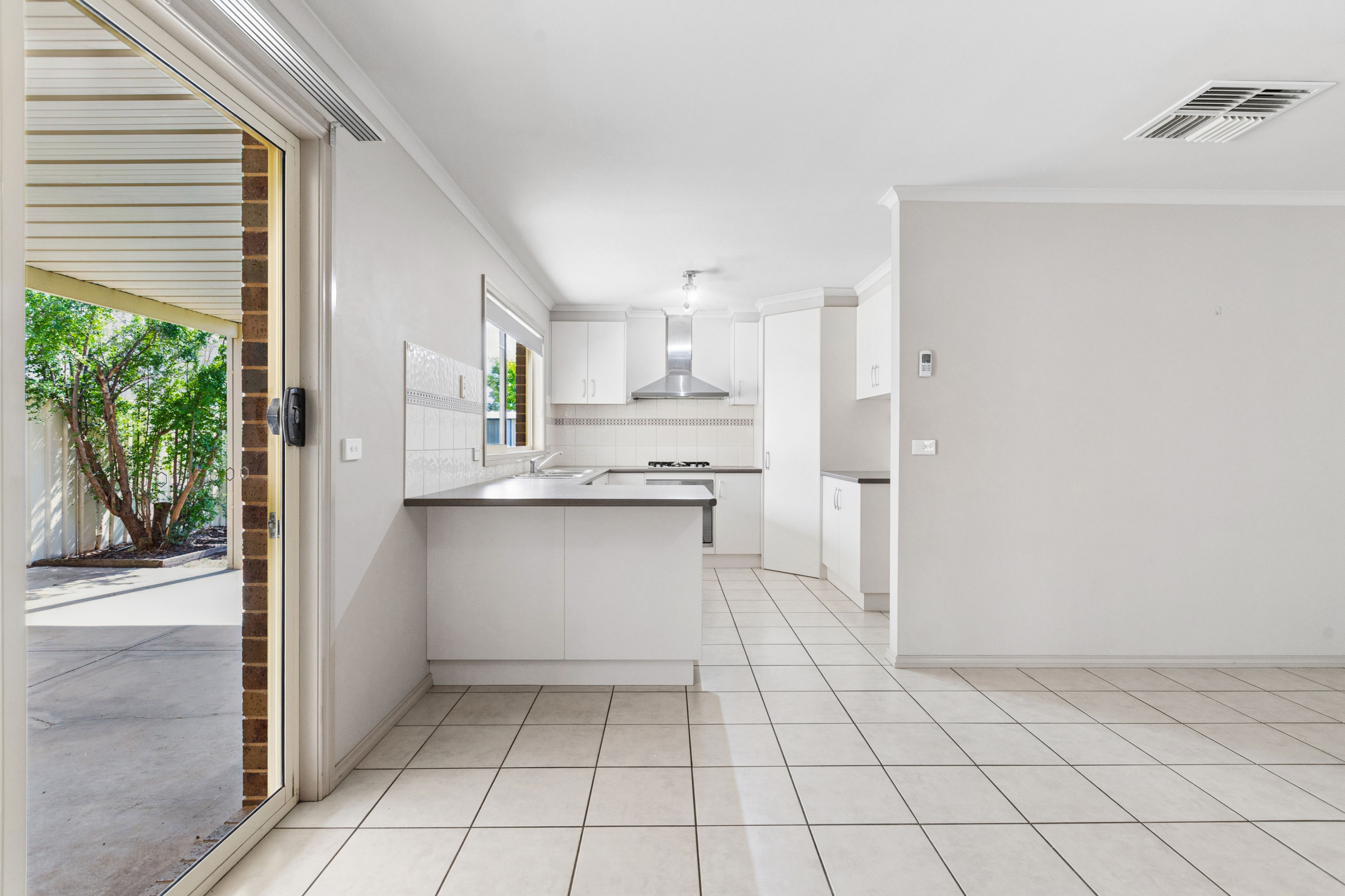 37 Herston Drive — photo 4 of 15