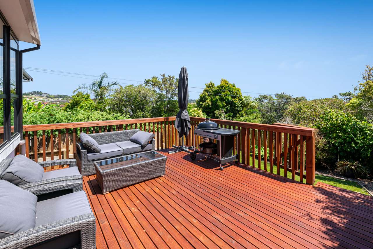 328 Whangaparaoa Road, Stanmore Bay, Rodney Real Estate Ray White