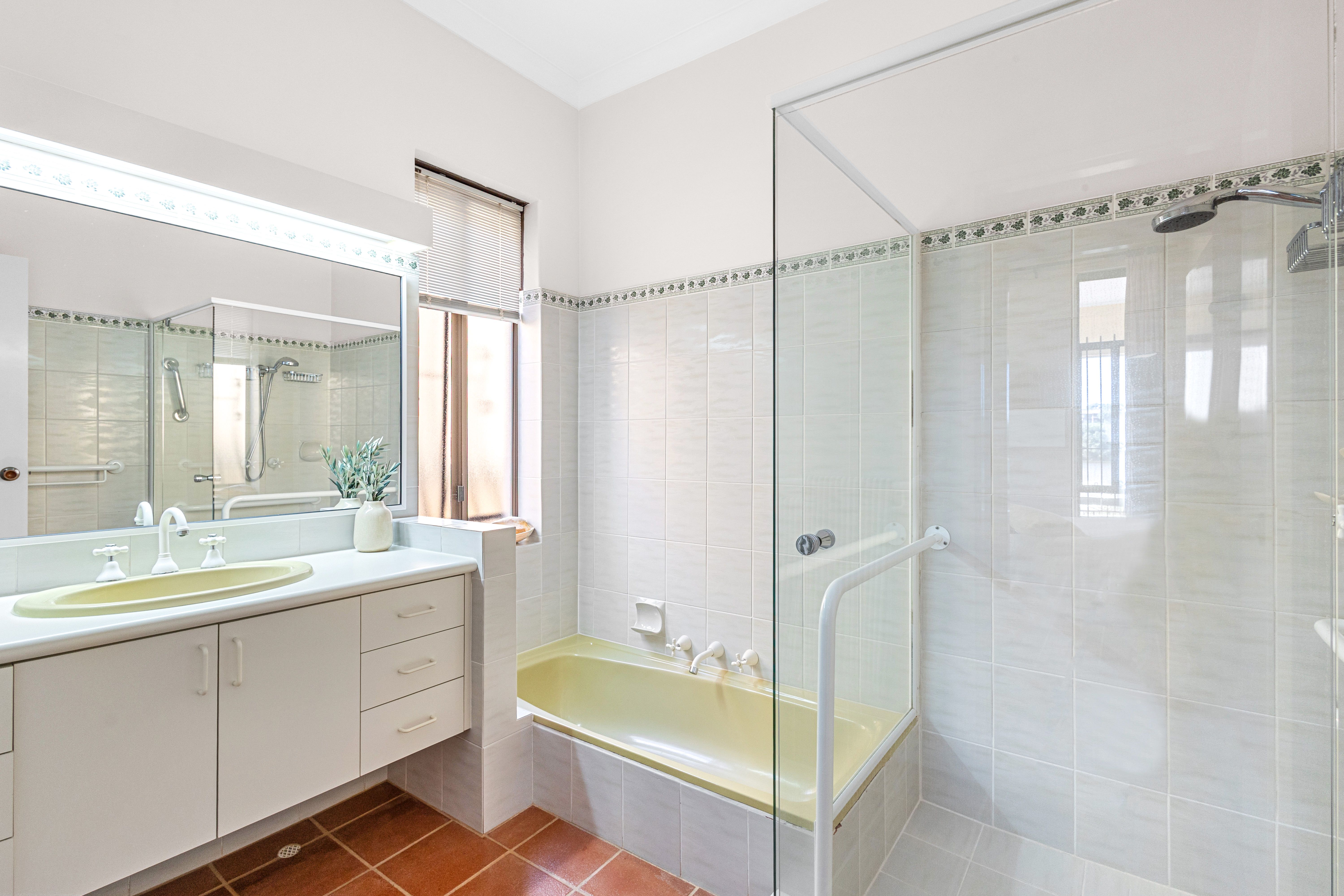 46 Blackwall Reach Parade — photo 22 of 26