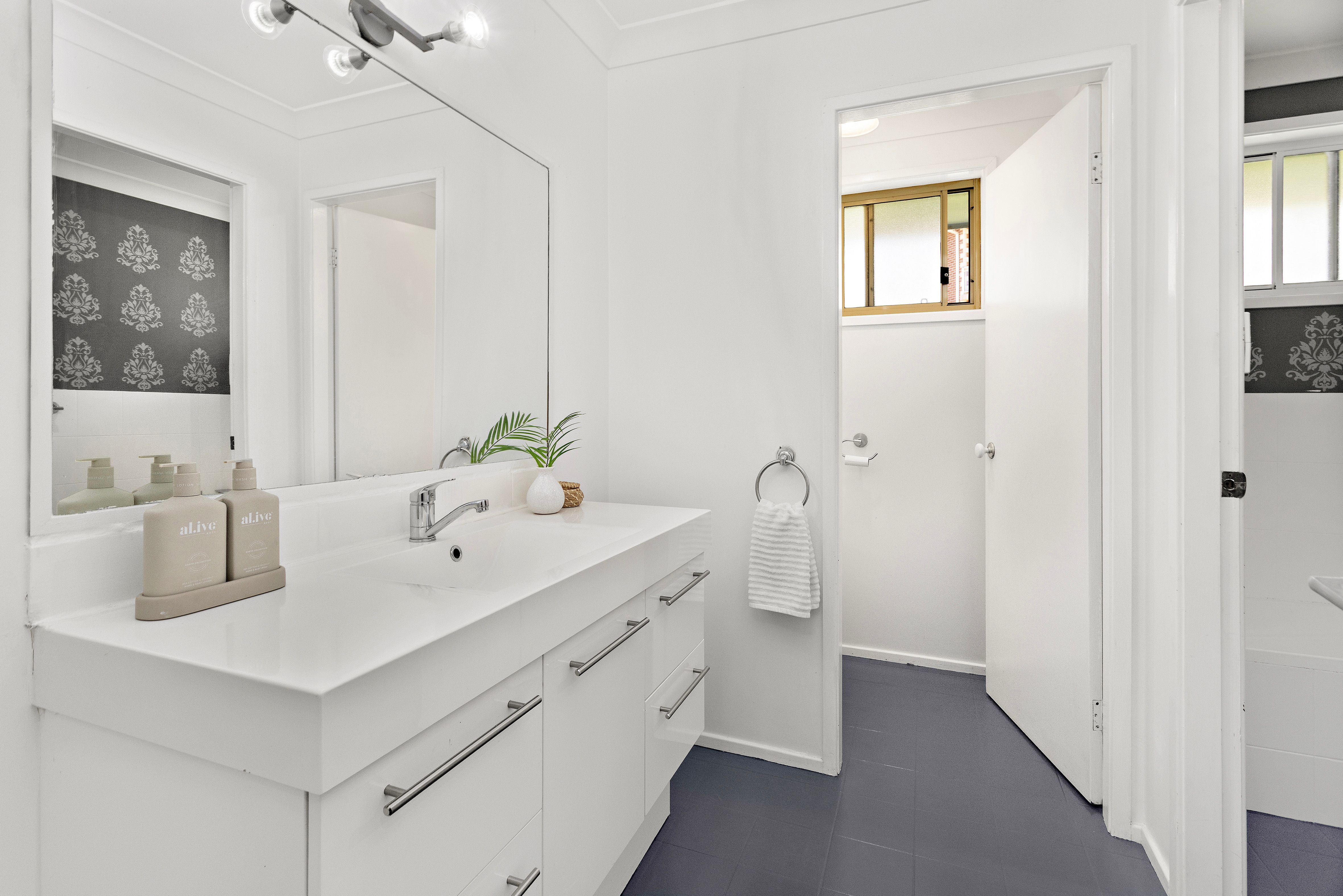 19 Henry Parkes Drive — photo 12 of 24