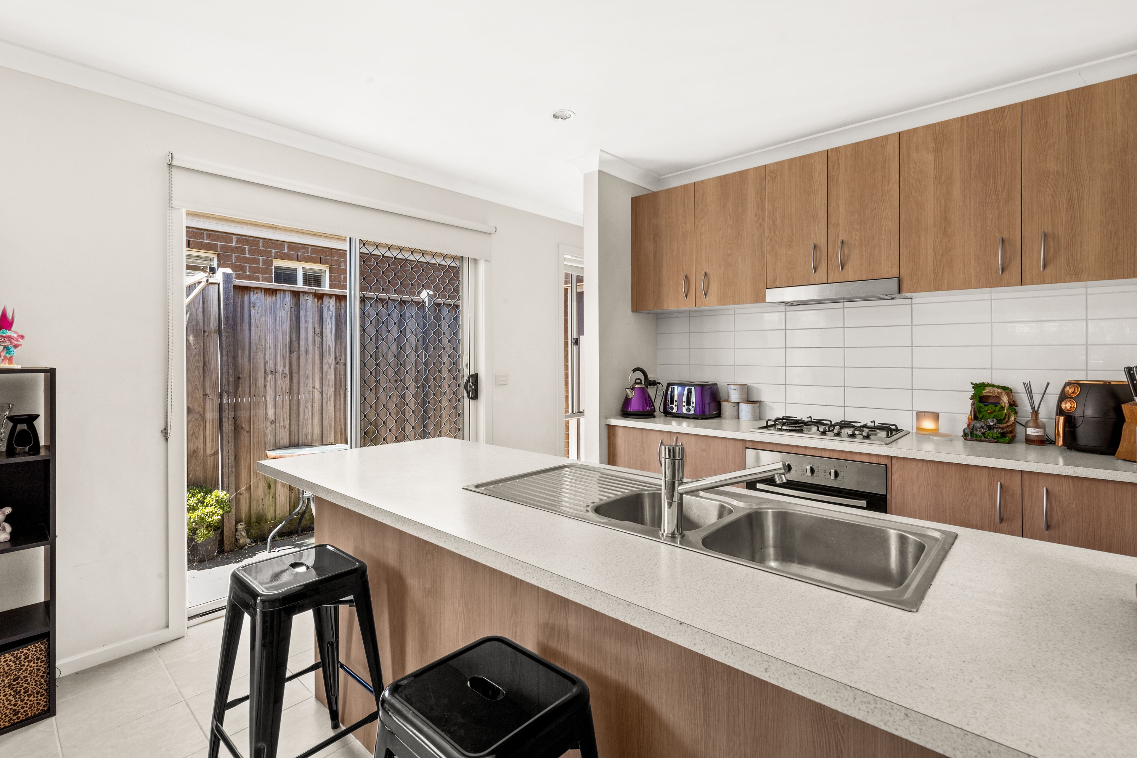 90 Fallingwater Drive, Pakenham, VIC 3810