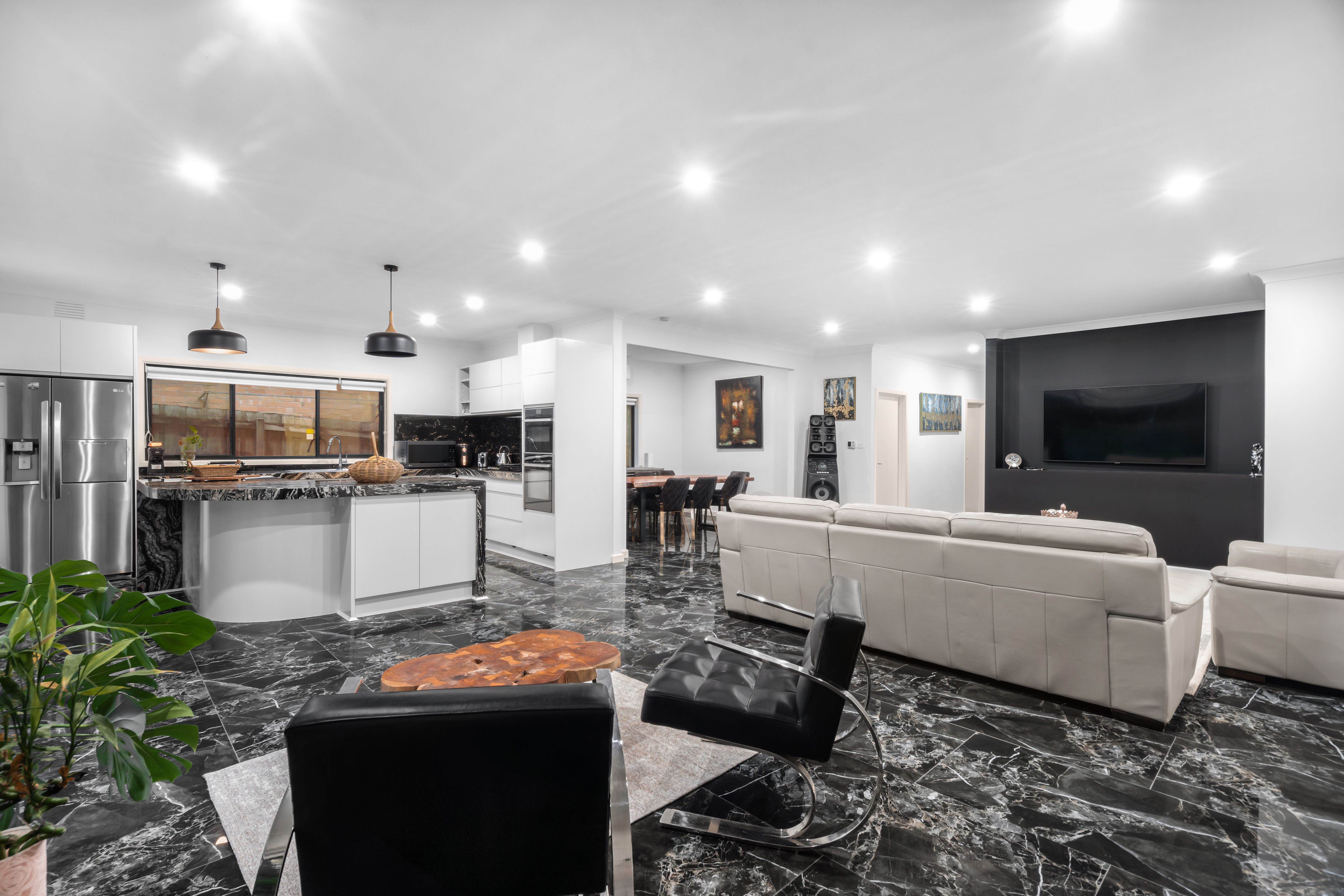 114 Rosanna Road — photo 4 of 10