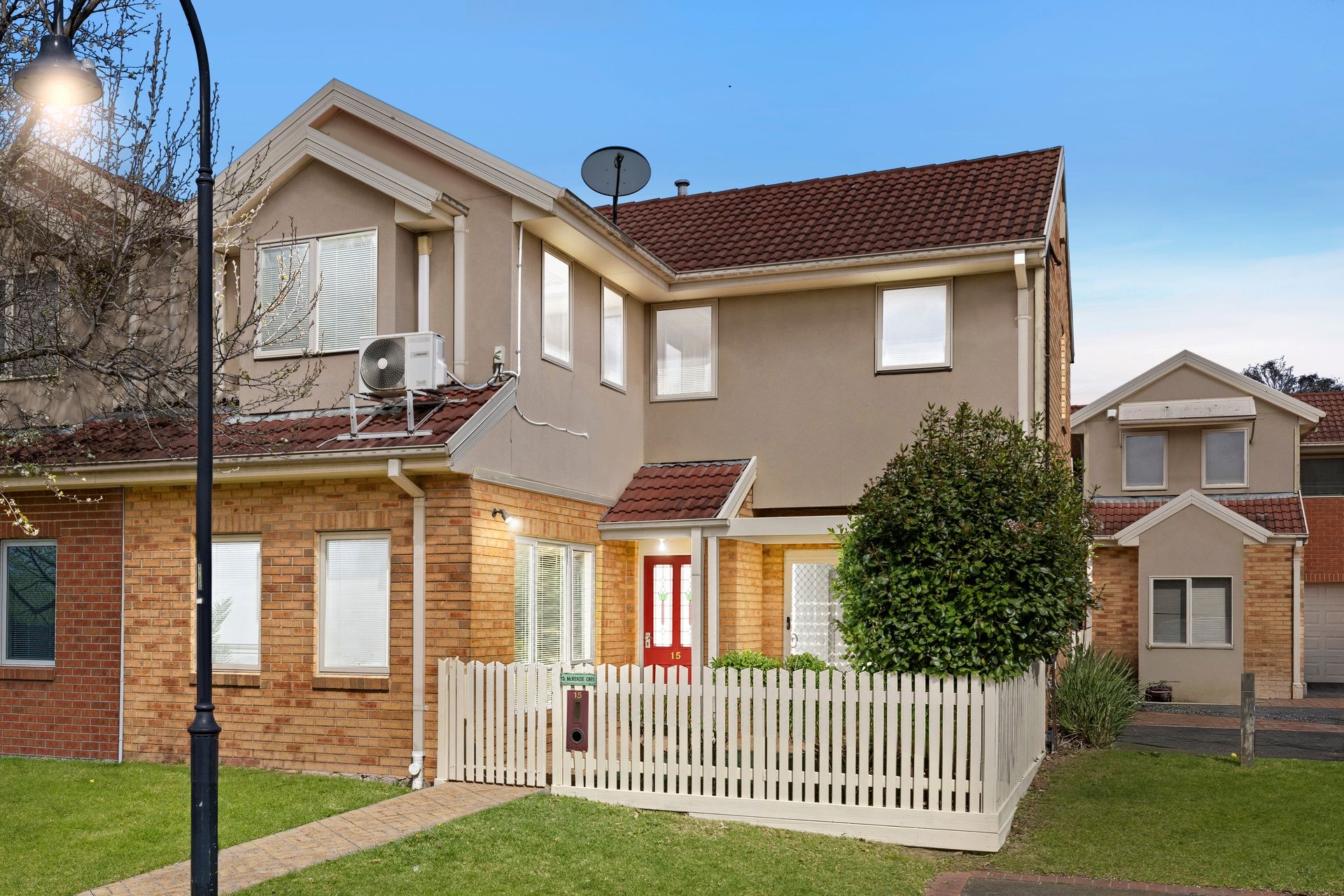 15/2 Mckelvie Court — photo from Ray White Mount Waverley