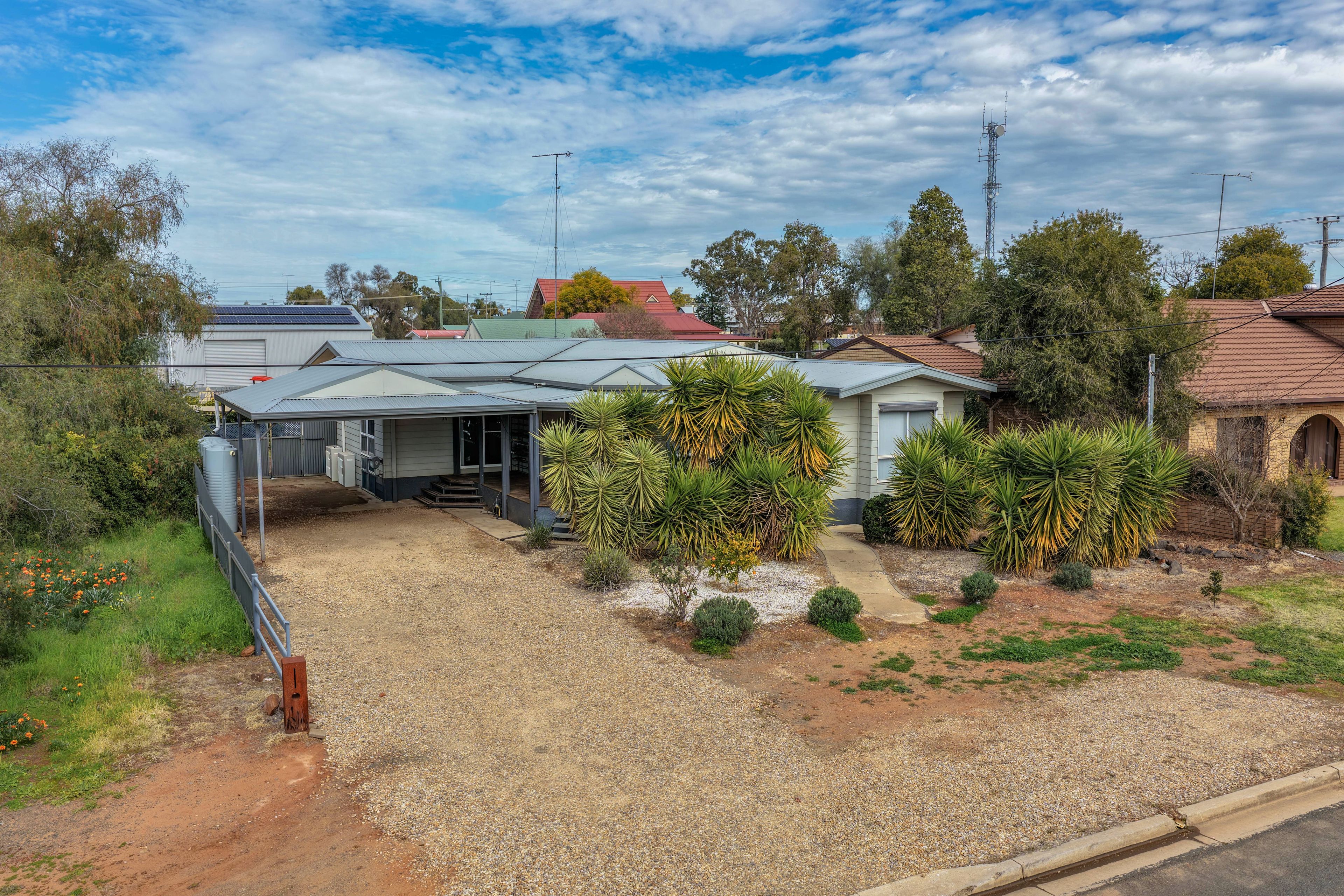 16 Conway Street, Wyalong, NSW 2671