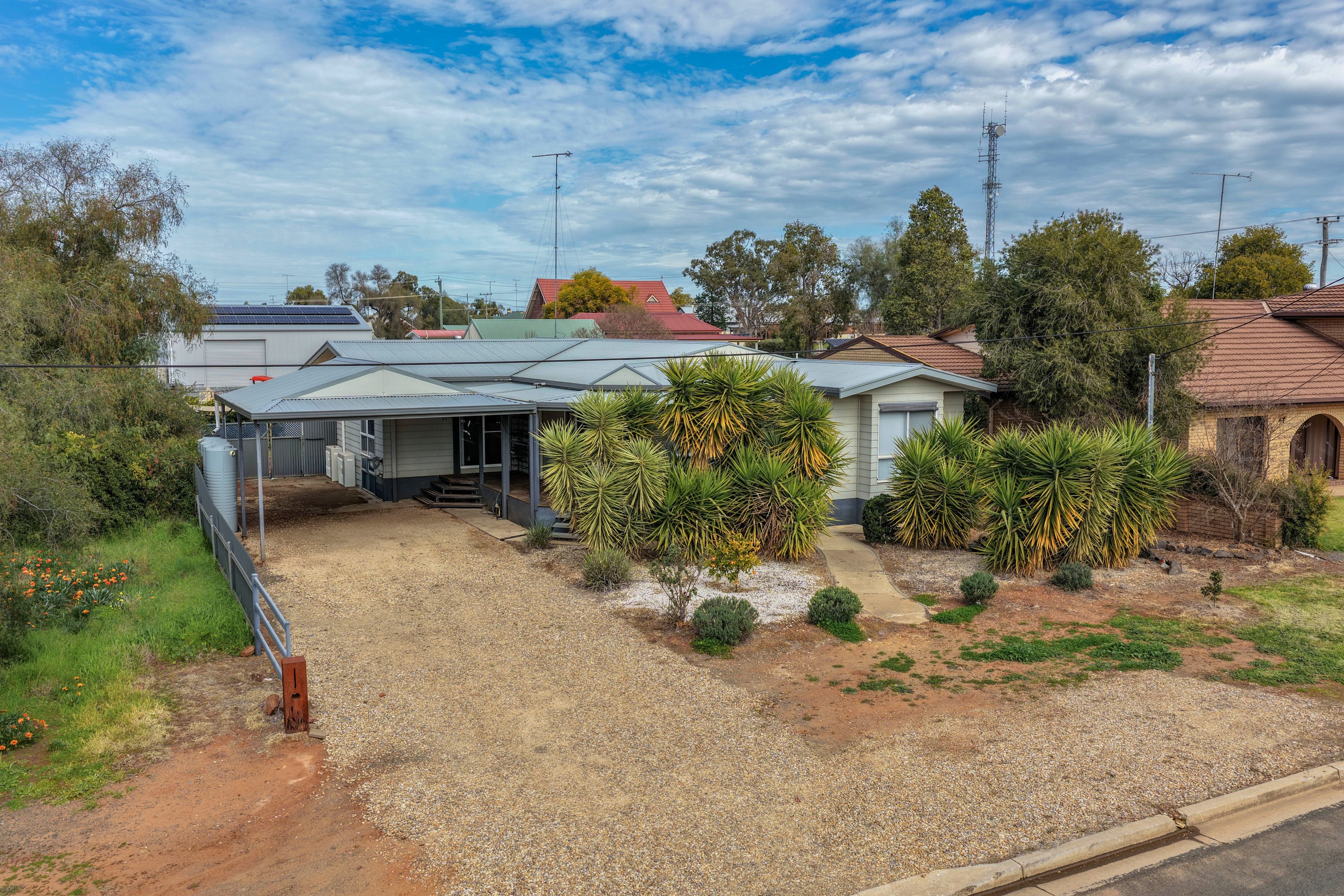 16 Conway Street, Wyalong, NSW 2671