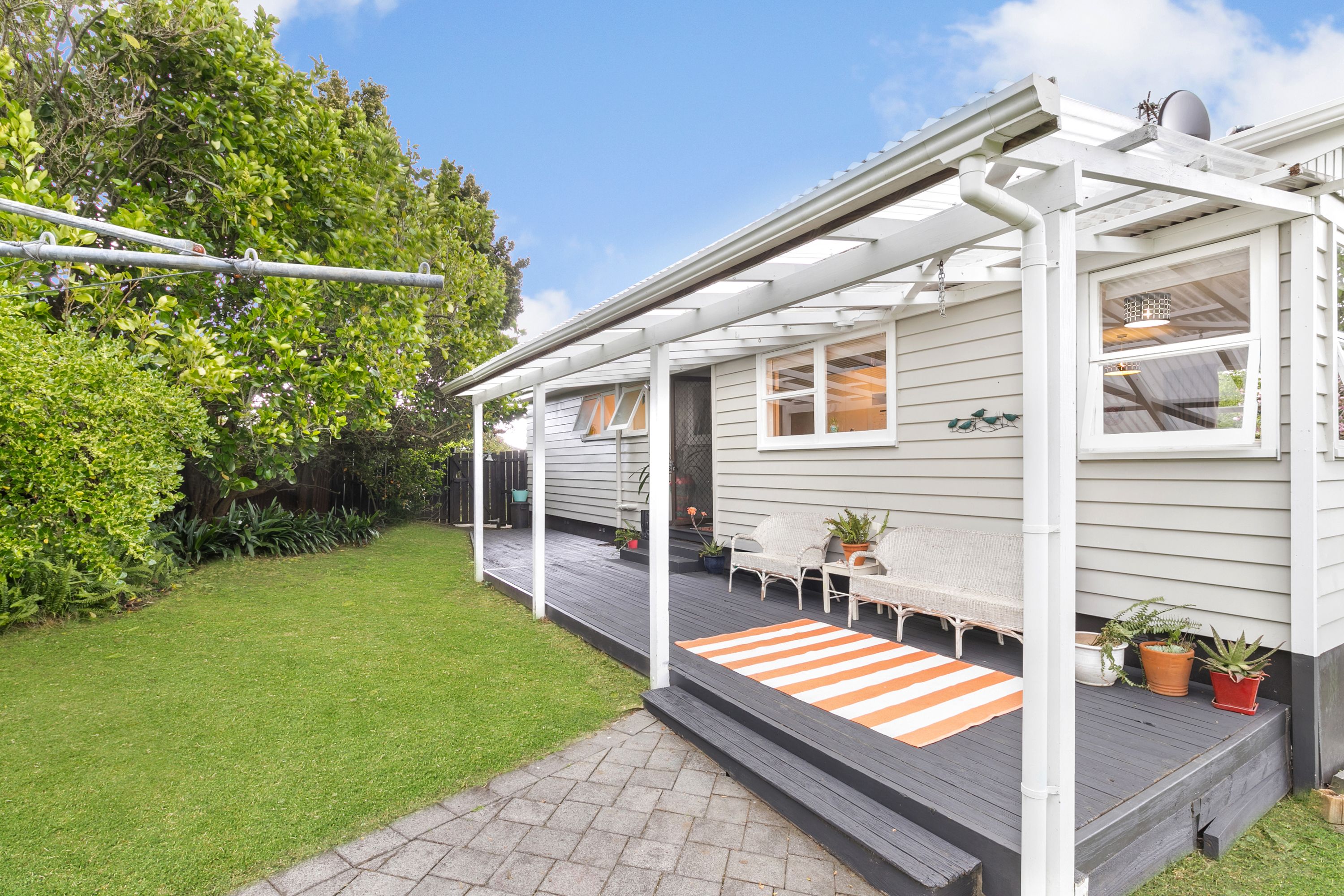 7 Rainbow Place, Wattle Downs, Manukau City