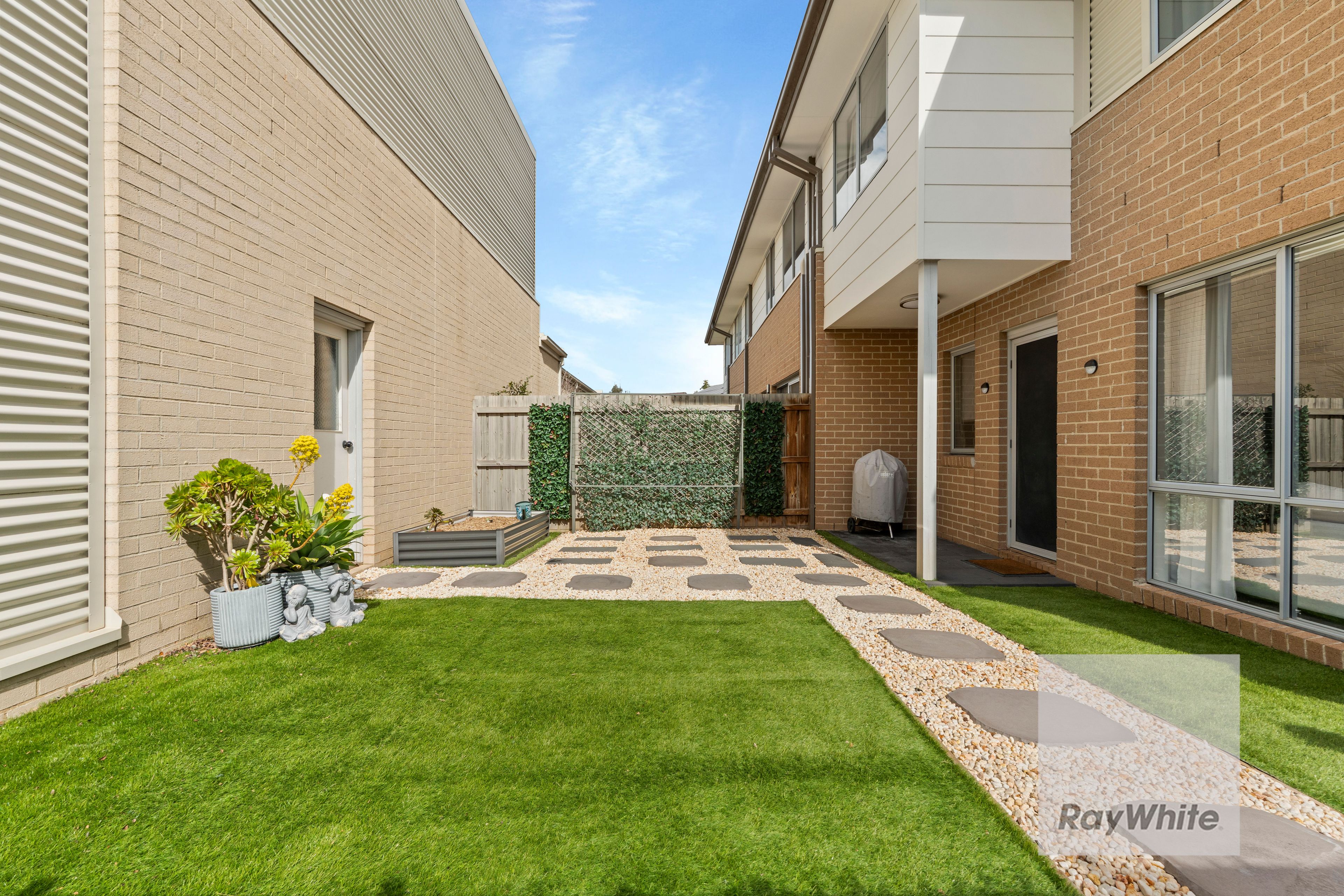 1 Parkfield Walk — photo 14 of 17