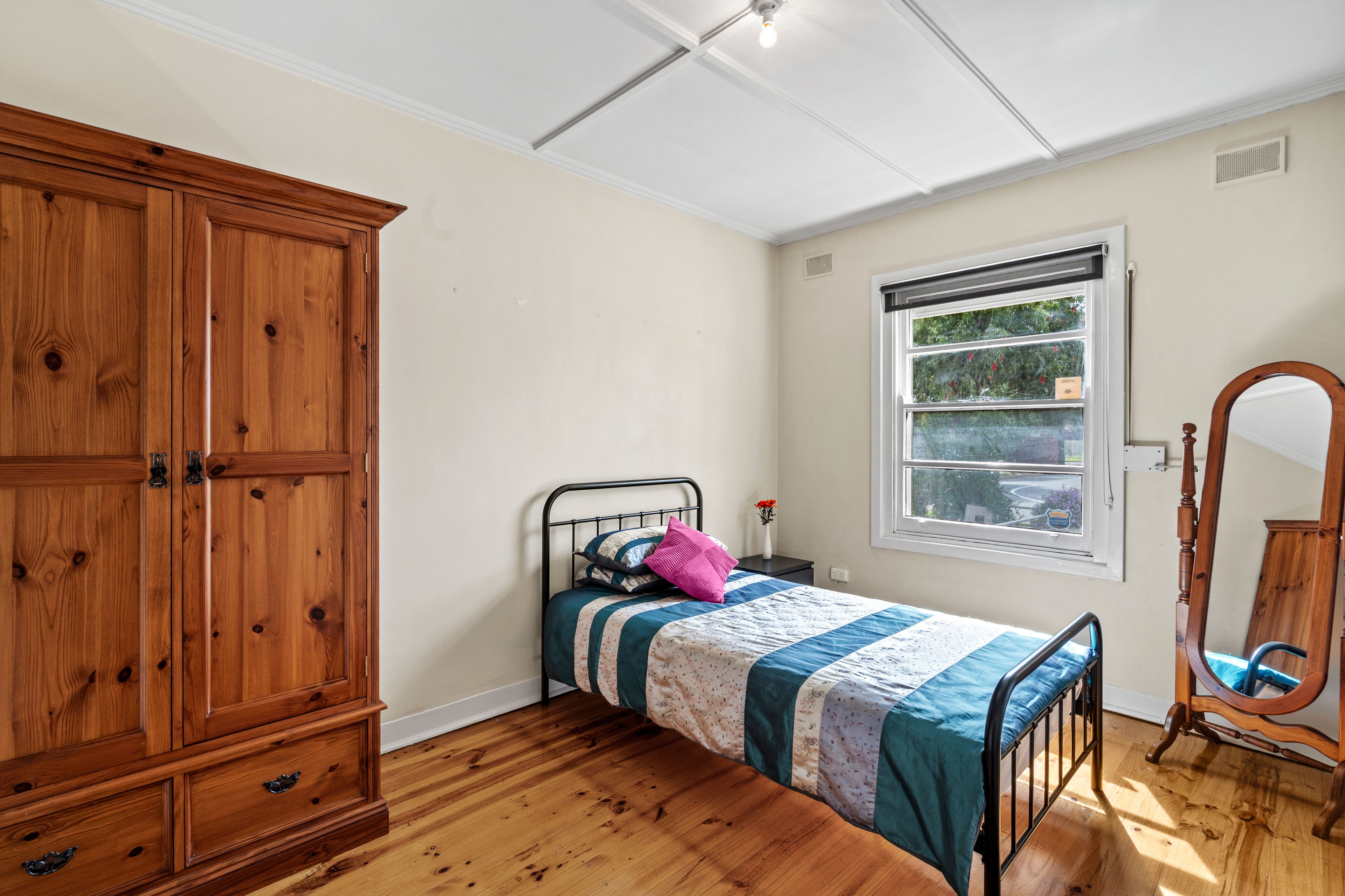 25 Garland Avenue — photo 12 of 22
