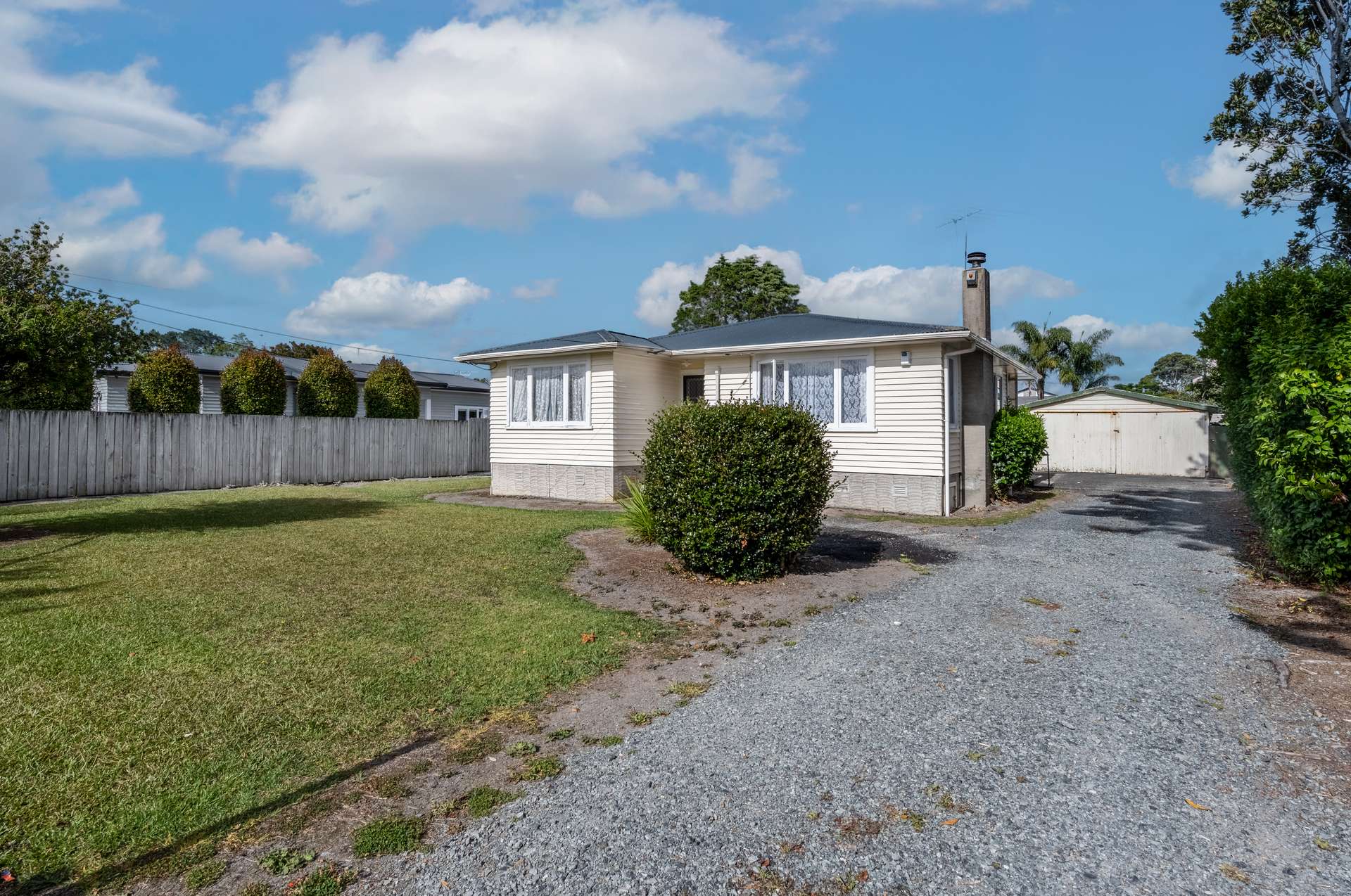 15 Ranui Station Road photo 31