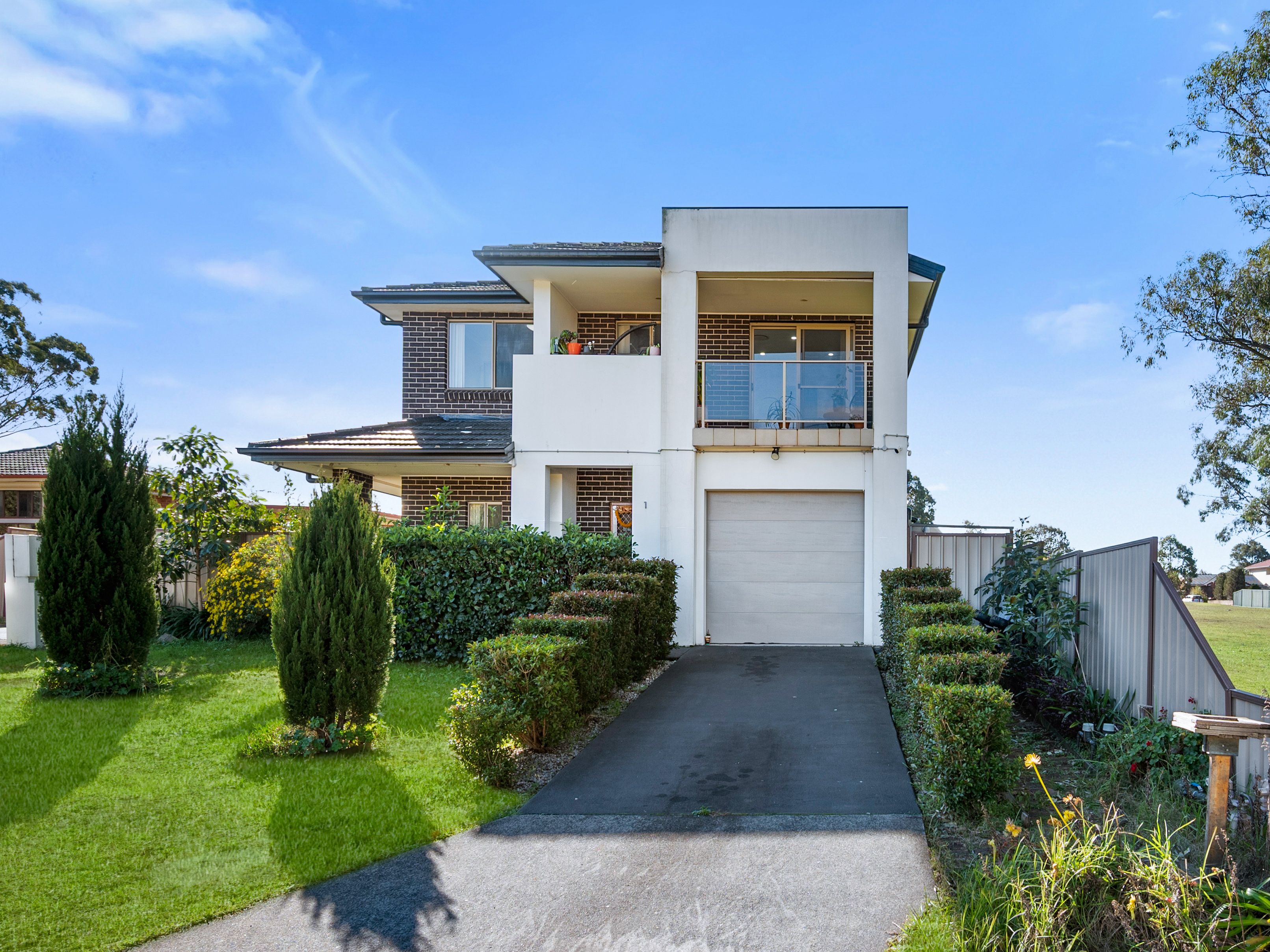 1/16 Groundsel Avenue, Macquarie Fields NSW 2564